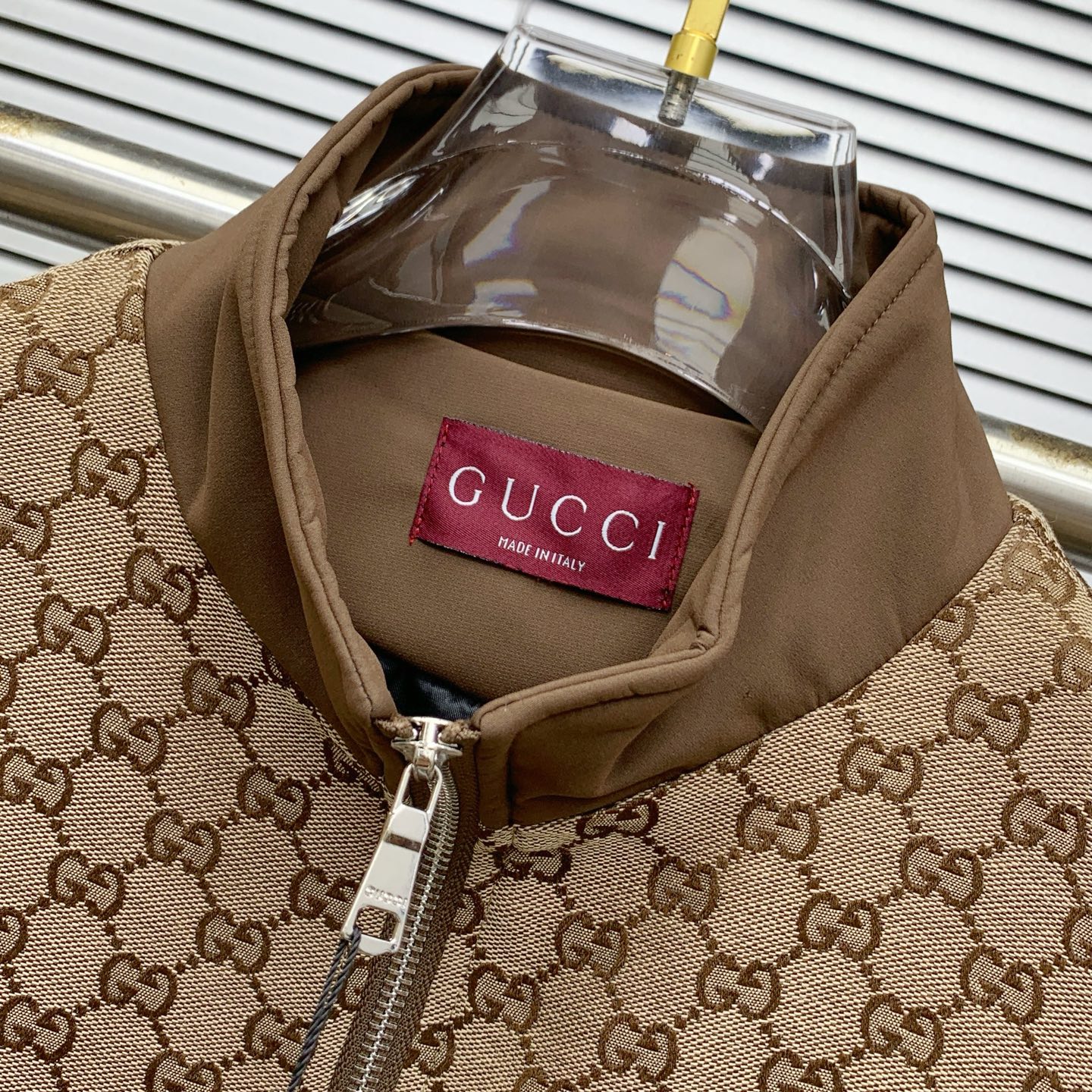 “2025 Gucci Recreational Suite: High-End Fusion Suits with Exclusive Custom Hardware” - 图片 4
