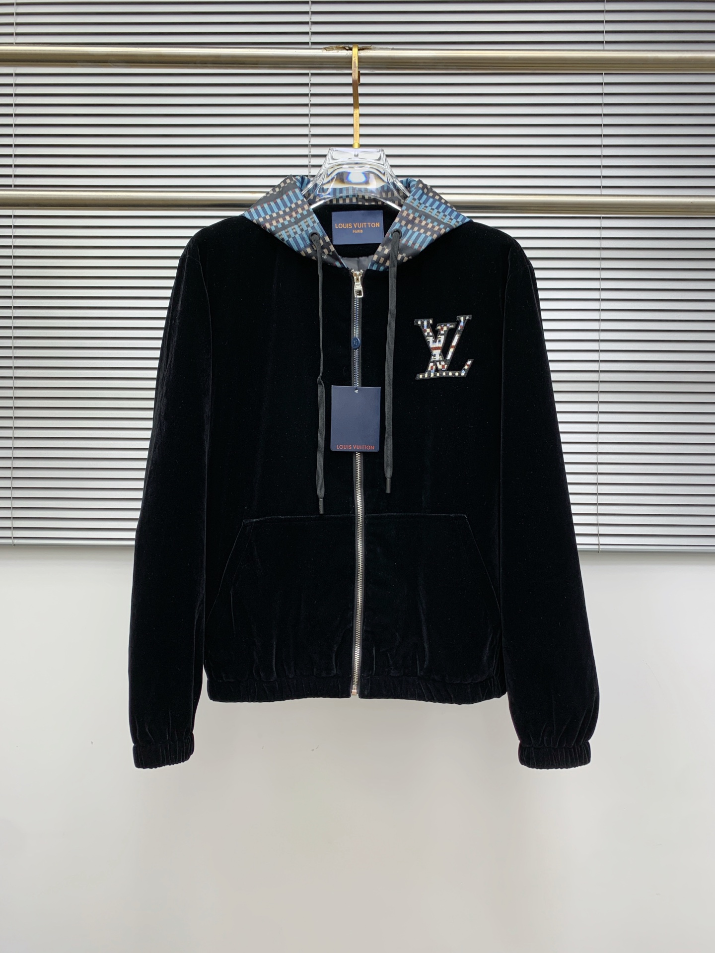 Luxury Velvet Donkey Recreational Suite, Top Imports in Autumn/Winter 2025: High-end coding caps, tailored hardware, special-deposit packages. - 图片 2