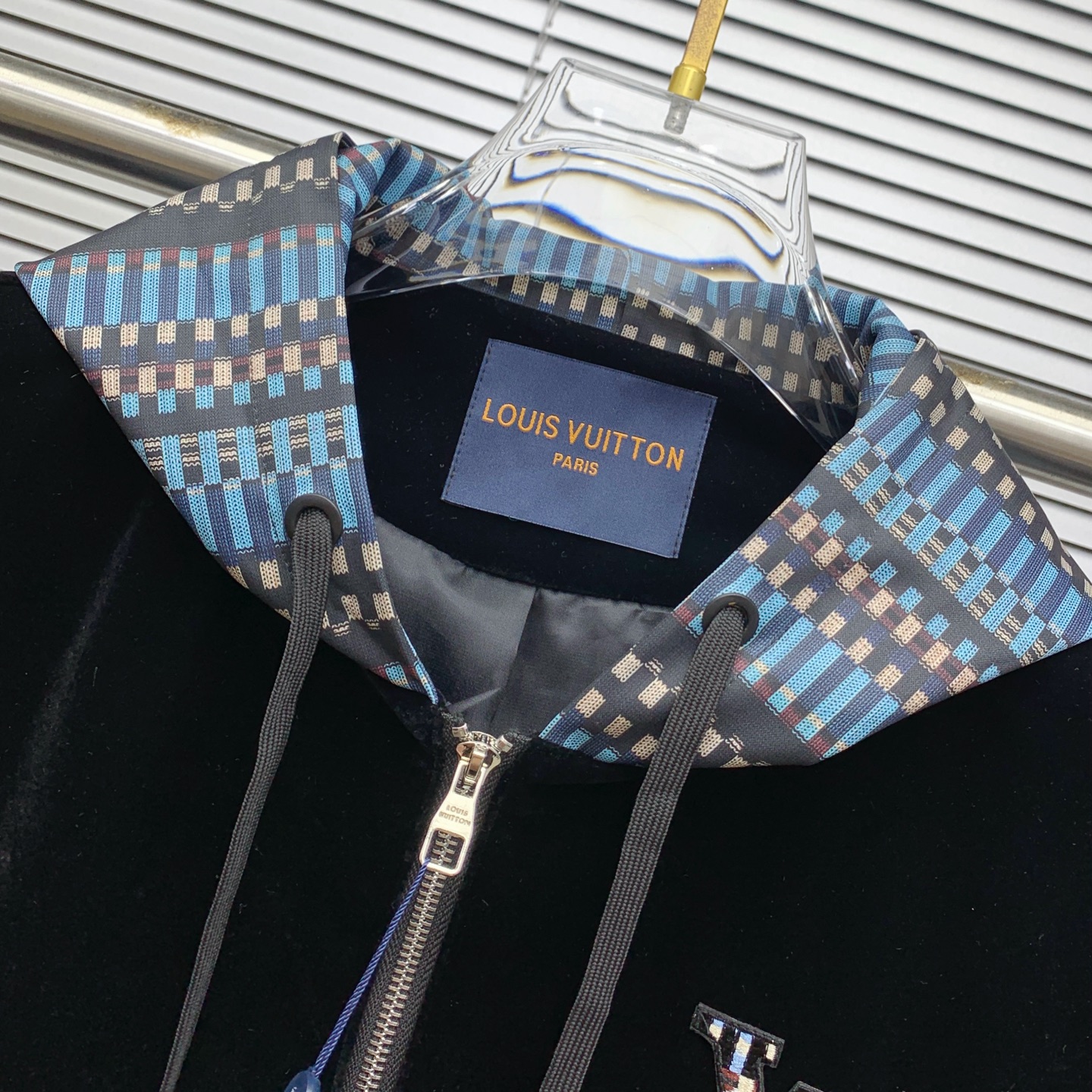 Luxury Velvet Donkey Recreational Suite, Top Imports in Autumn/Winter 2025: High-end coding caps, tailored hardware, special-deposit packages. - 图片 4