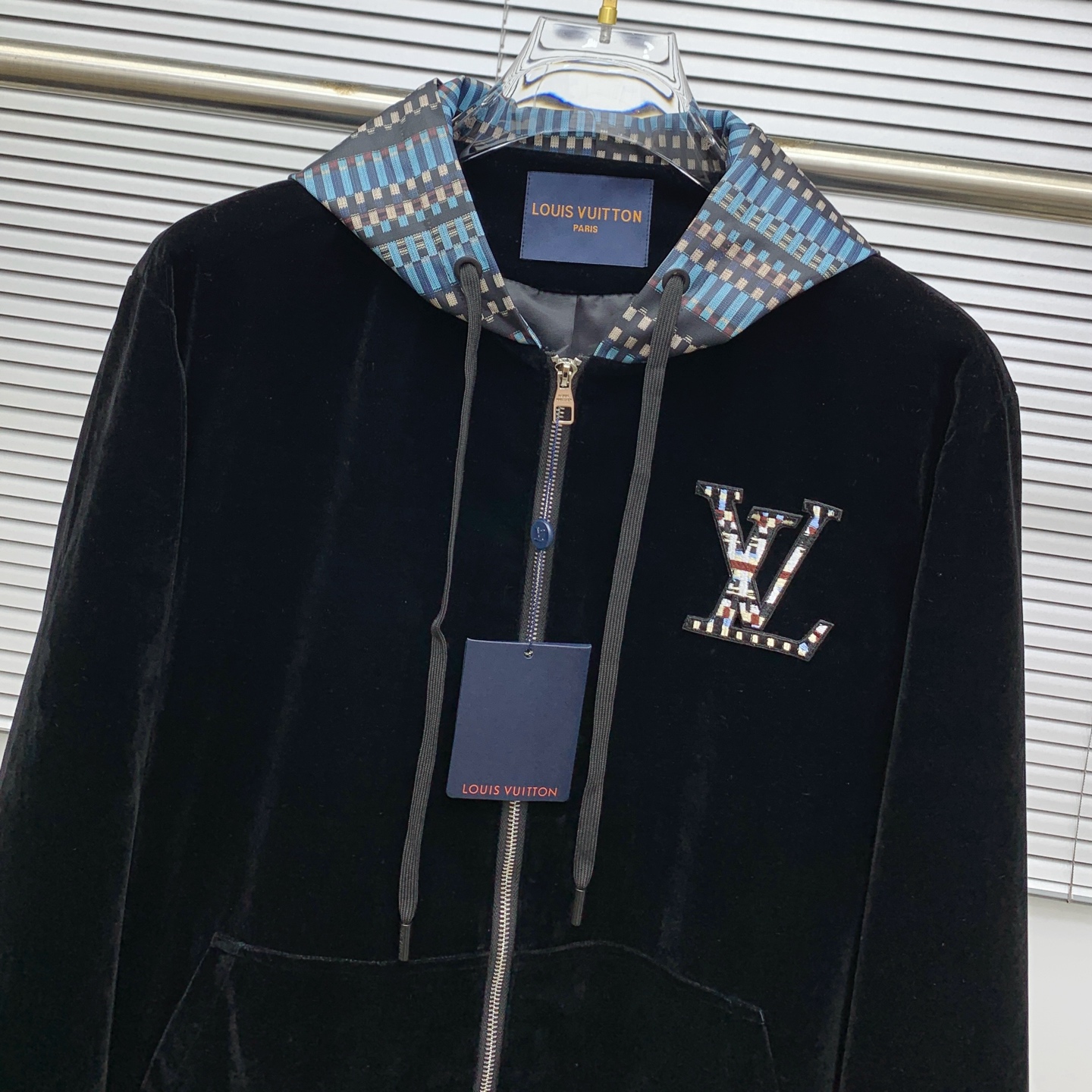 Luxury Velvet Donkey Recreational Suite, Top Imports in Autumn/Winter 2025: High-end coding caps, tailored hardware, special-deposit packages. - 图片 3