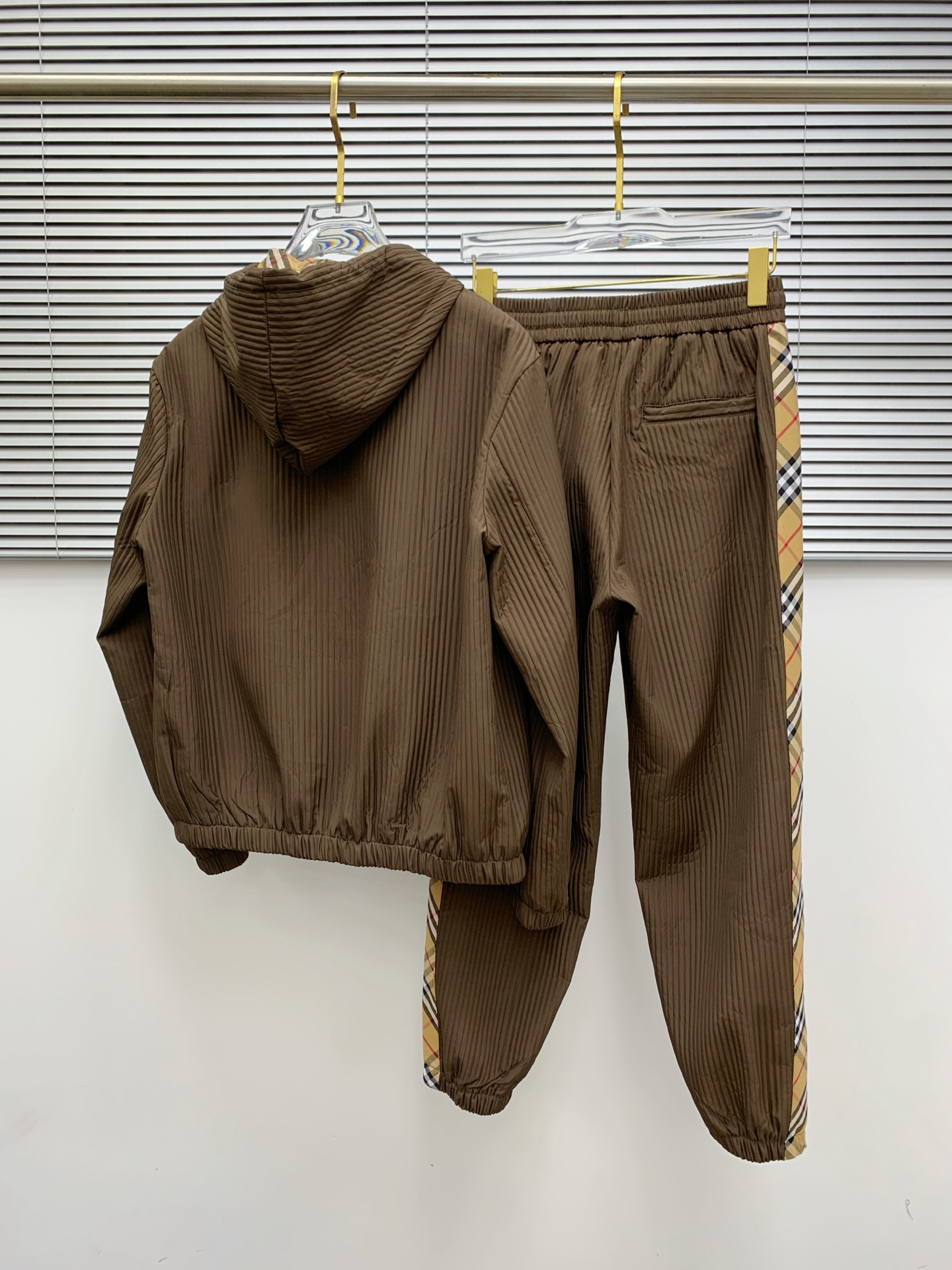 Burberry 2025 Fall/Winter Tracksuit - Premium Imported Fabric & Hardware 12 i1754833364265 2680 0 10