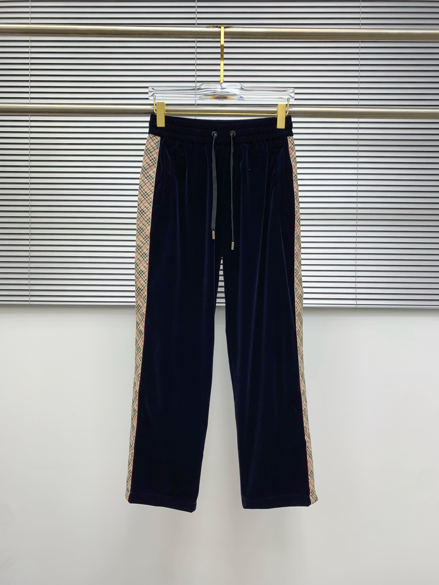 “Top Imports of High-End Jiggling Suits and Customized Hardware for Multi-Plugs in 2025” - 图片 6