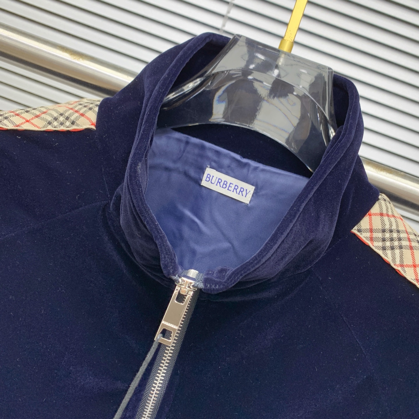 “Top Imports of High-End Jiggling Suits and Customized Hardware for Multi-Plugs in 2025” - 图片 4