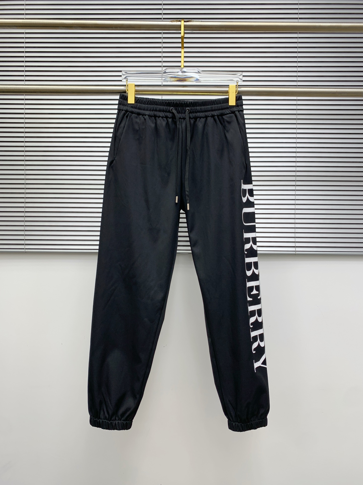“High-End Custom Hardware for Dulla Chain in Barbara BBR Recreational Suite – 2025 Imports” - 图片 7
