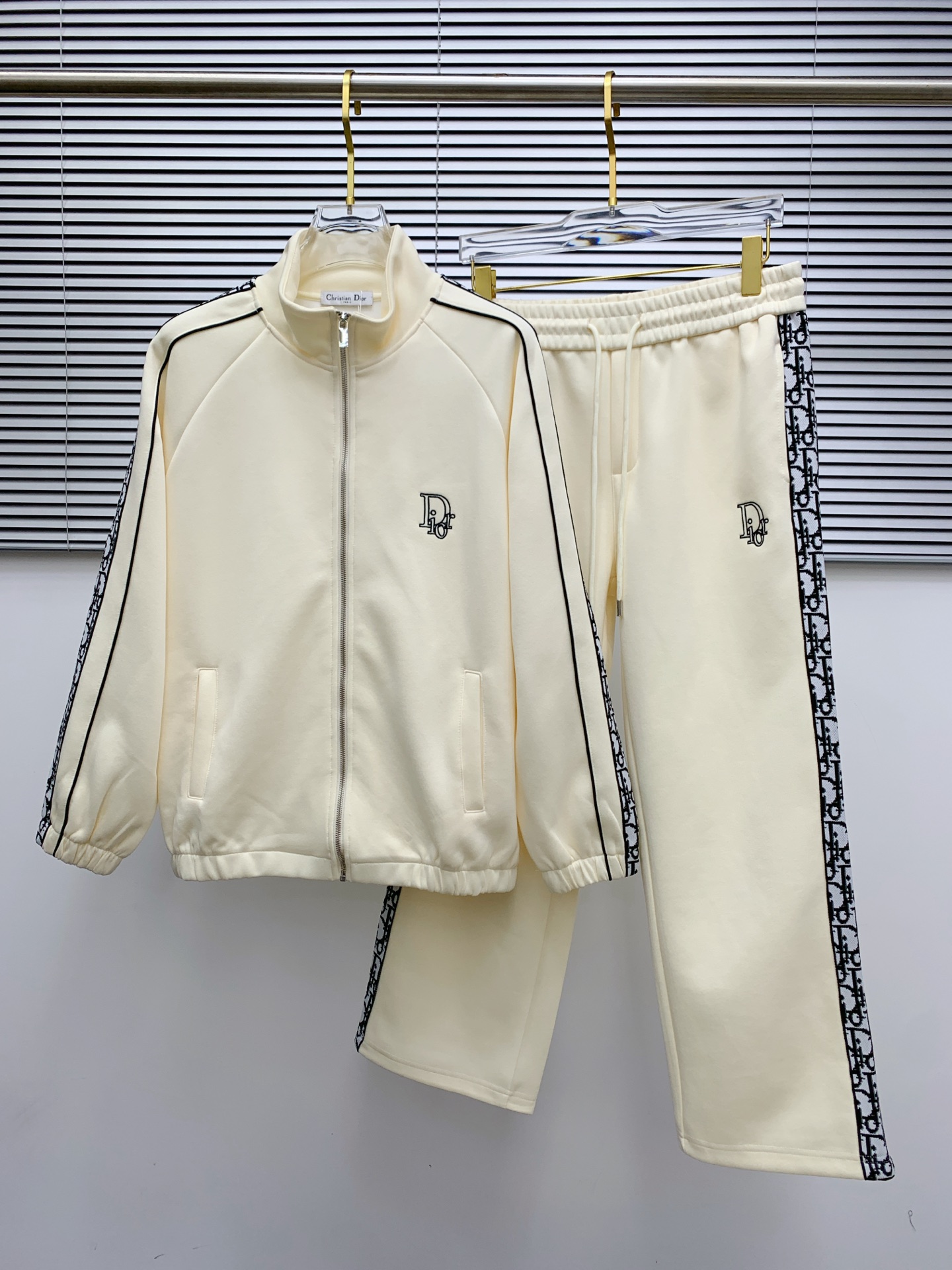 Dior Ensemble de Survêtement Homme: Confort et Style Inégalés, Édition Limitée