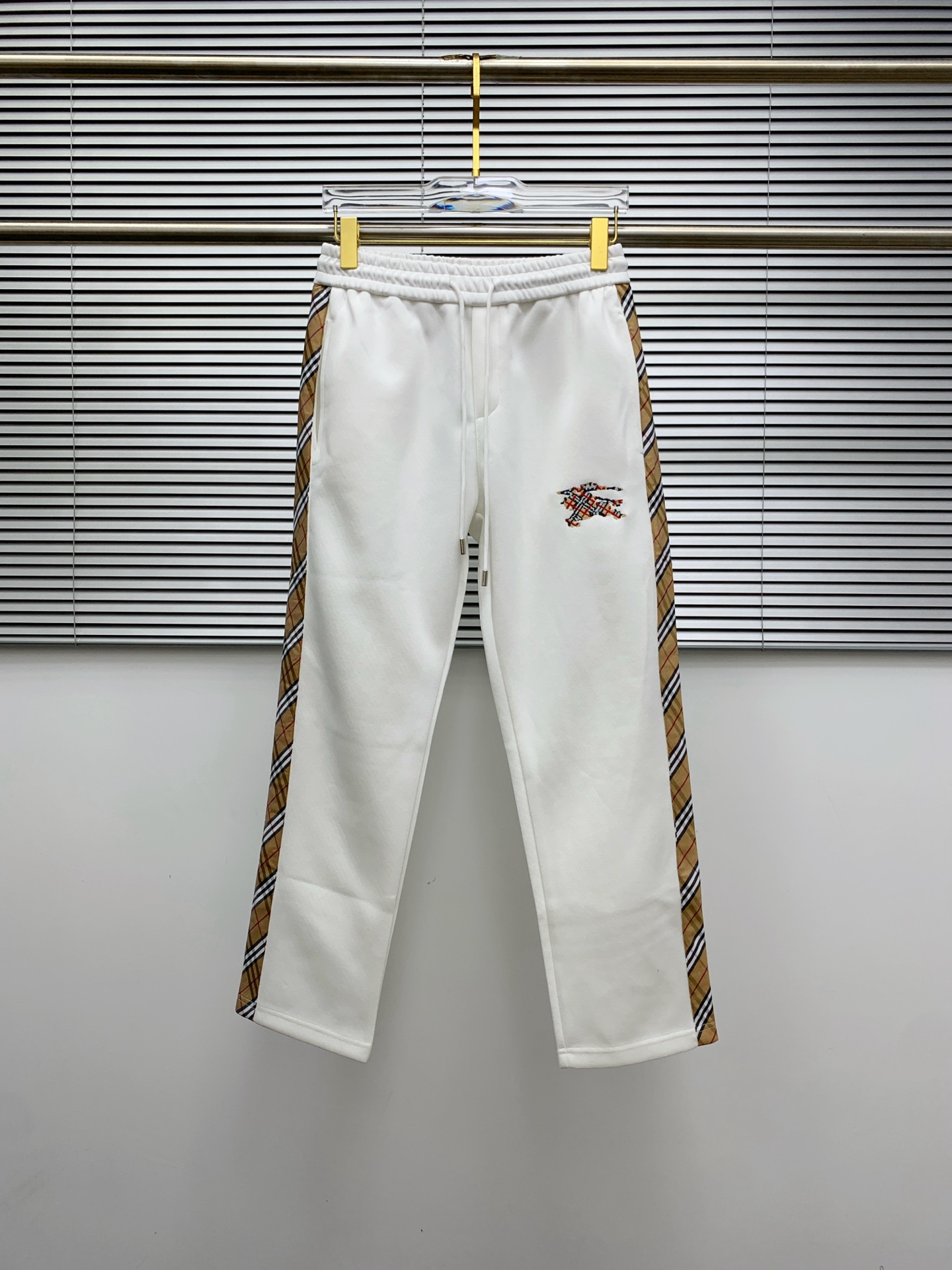 Burberry 2025 Fall/Winter White Casual Pants with Logo Embroidery