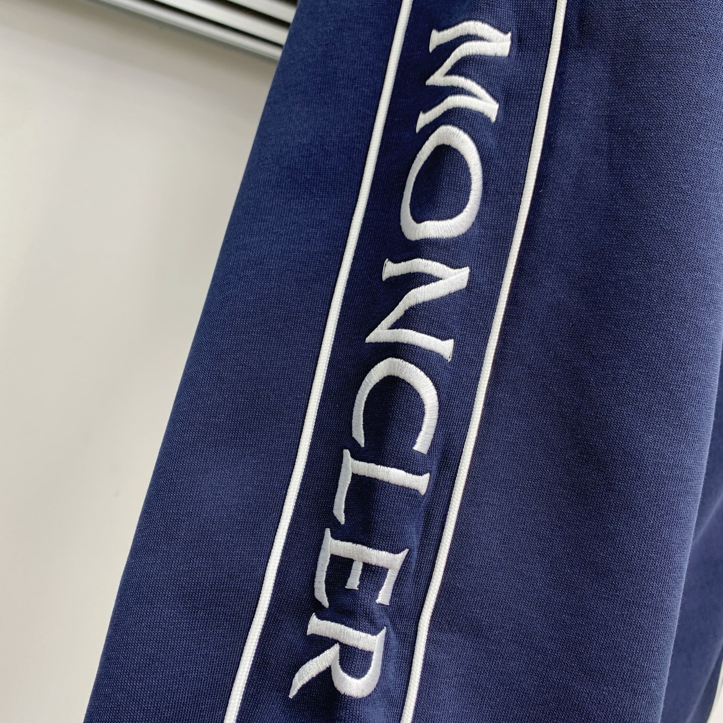 Moncler 2025 New Autumn/Winter Casual Pants with Embroidered Logo 9 i1756136340235 4845 0 7