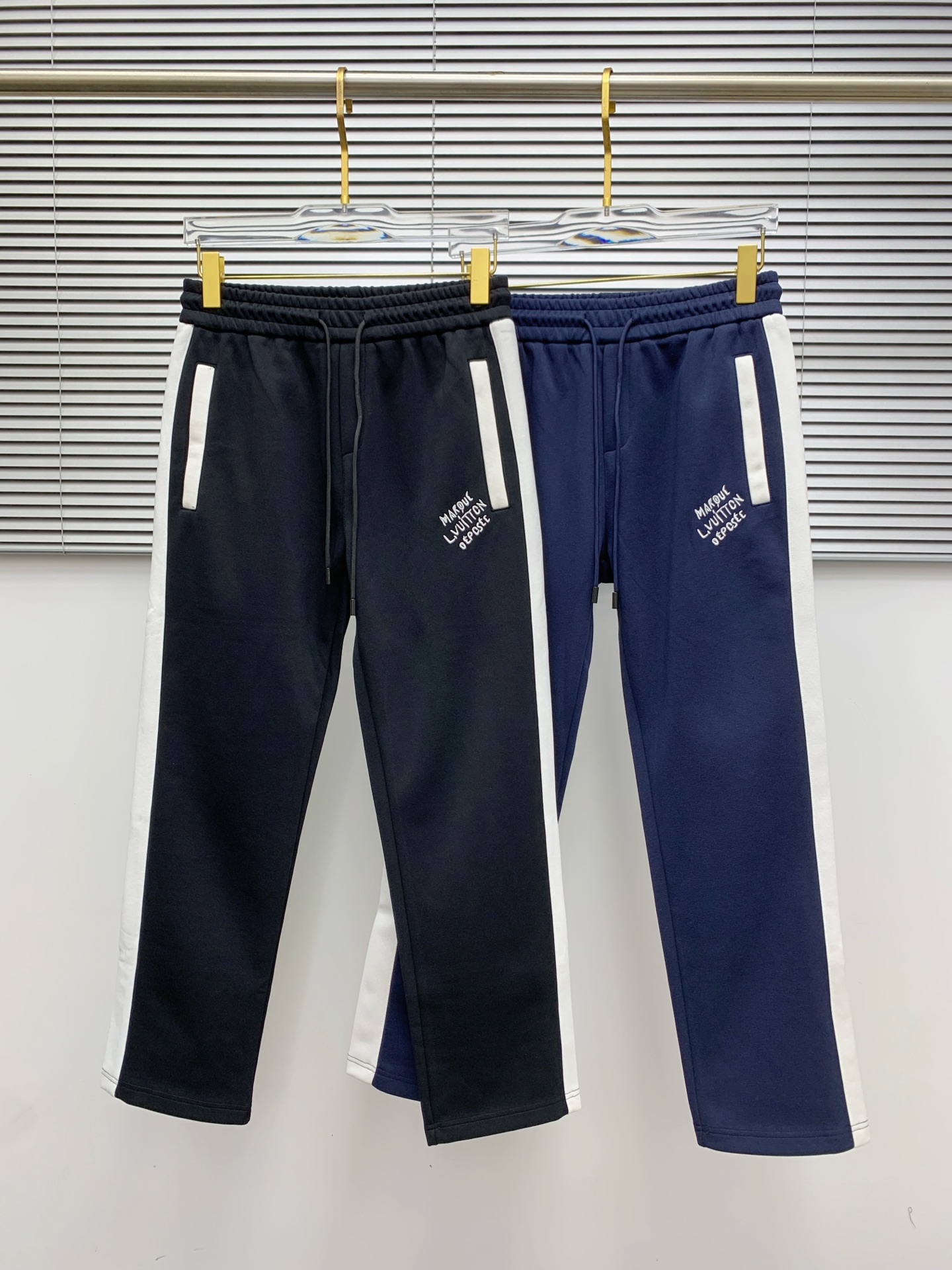 Pantalon de survêtement Louis Vuitton Homme, Collection Automne-Hiver 2025