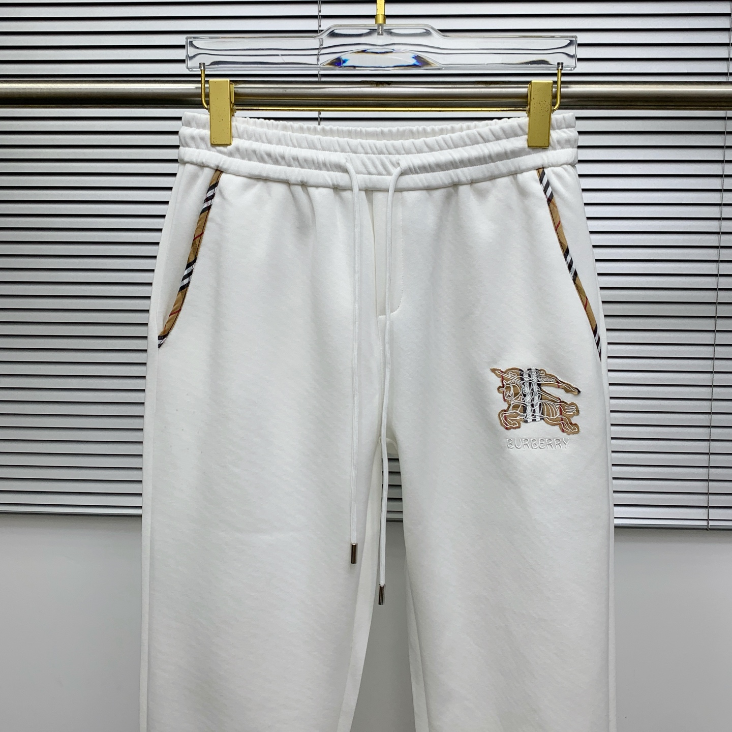 Burberry 2025 Fall/Winter Embroidered Logo Casual Pants - High-End Quality 3 i1756136519860 7063 0 1