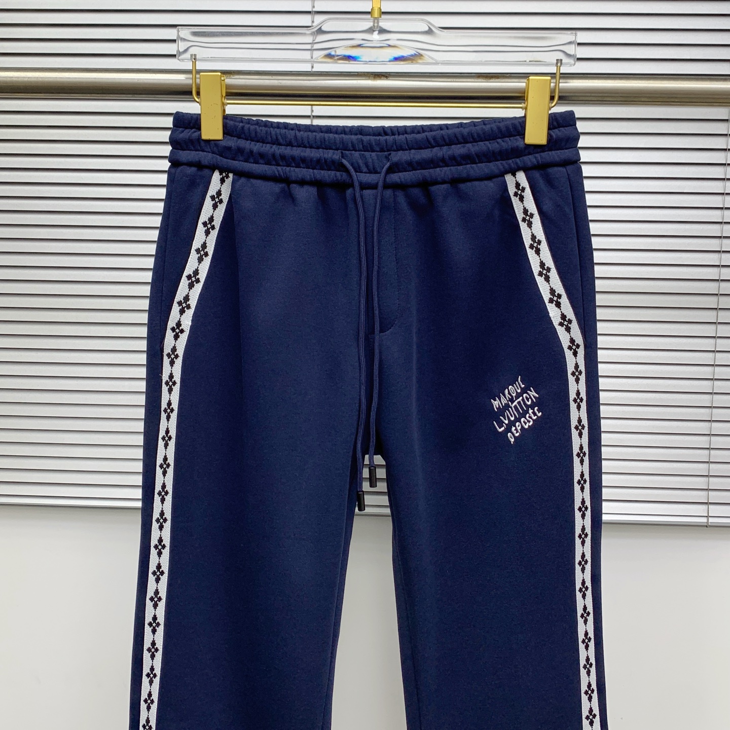 Louis Vuitton 2025 FW Embroidered Logo Lounge Pants - Comfortable & Stylish 3 i1756136818237 4908 0 1