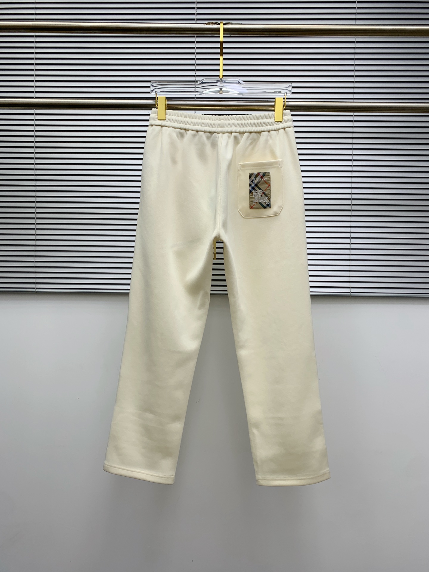 Burberry 2025 Fall/Winter Embroidered Logo Sweatpants - Premium Comfort 10 i1756136884213 8732 0 8
