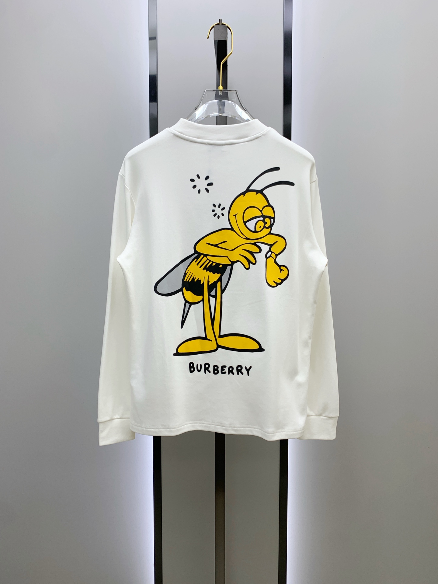 P巴宝莉25ss秋季【新品】新款贸易订单圆领长袖打底长袖T恤网红款！上身舒适透气，不僵硬，整体有着丰富的