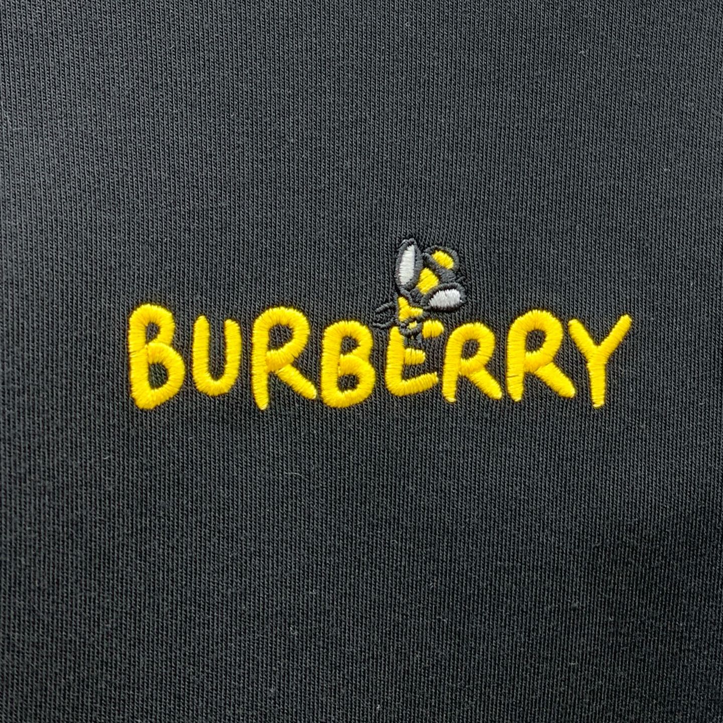 P巴宝莉25ss秋季【新品】新款贸易订单圆领长袖打底长袖T恤网红款！上身舒适透气，不僵硬，整体有着丰富的