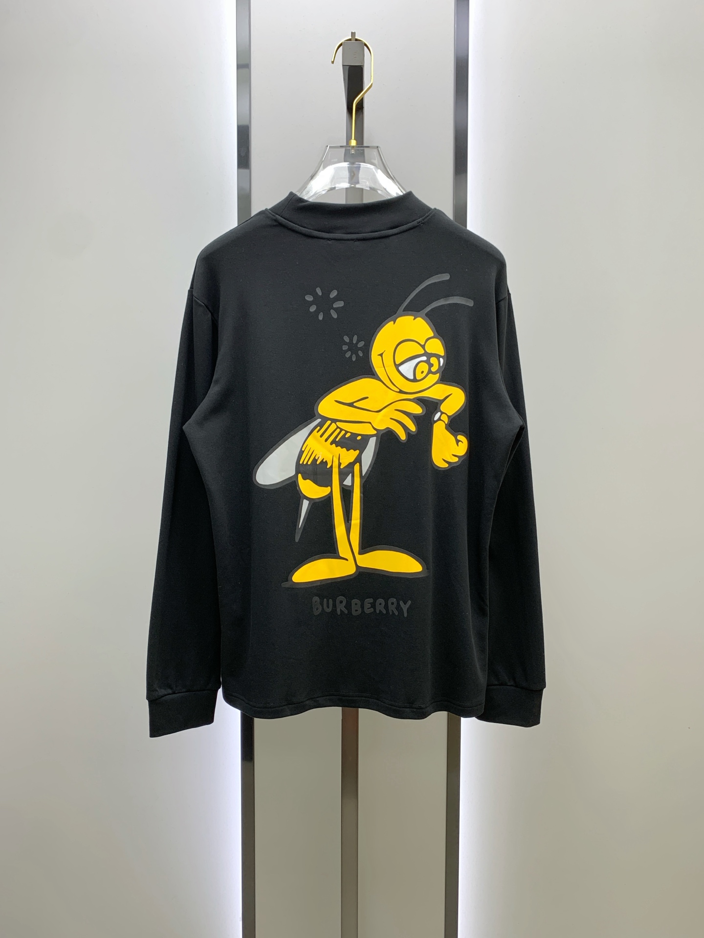 P巴宝莉25ss秋季【新品】新款贸易订单圆领长袖打底长袖T恤网红款！上身舒适透气，不僵硬，整体有着丰富的