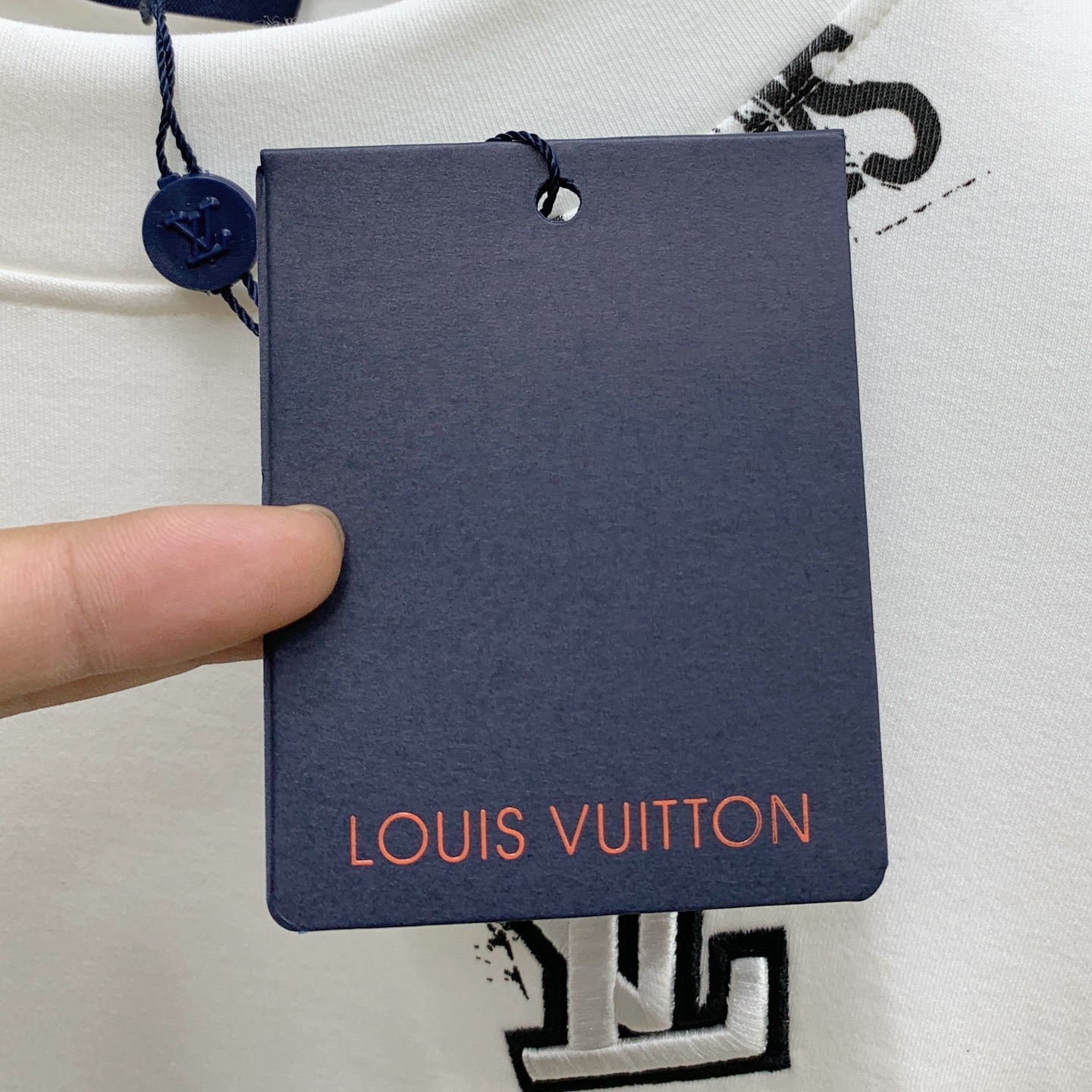 PLV 25ss秋季【新品】新款贸易订单圆领长袖打底长袖T恤网红款！上身舒适透气，不僵硬，整体有着丰富的