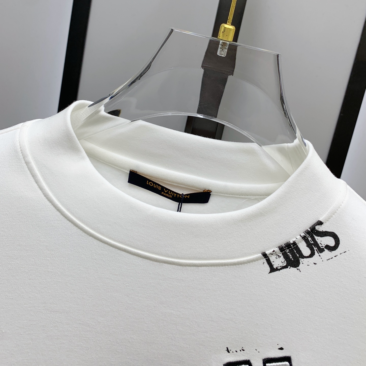 PLV 25ss秋季【新品】新款贸易订单圆领长袖打底长袖T恤网红款！上身舒适透气，不僵硬，整体有着丰富的