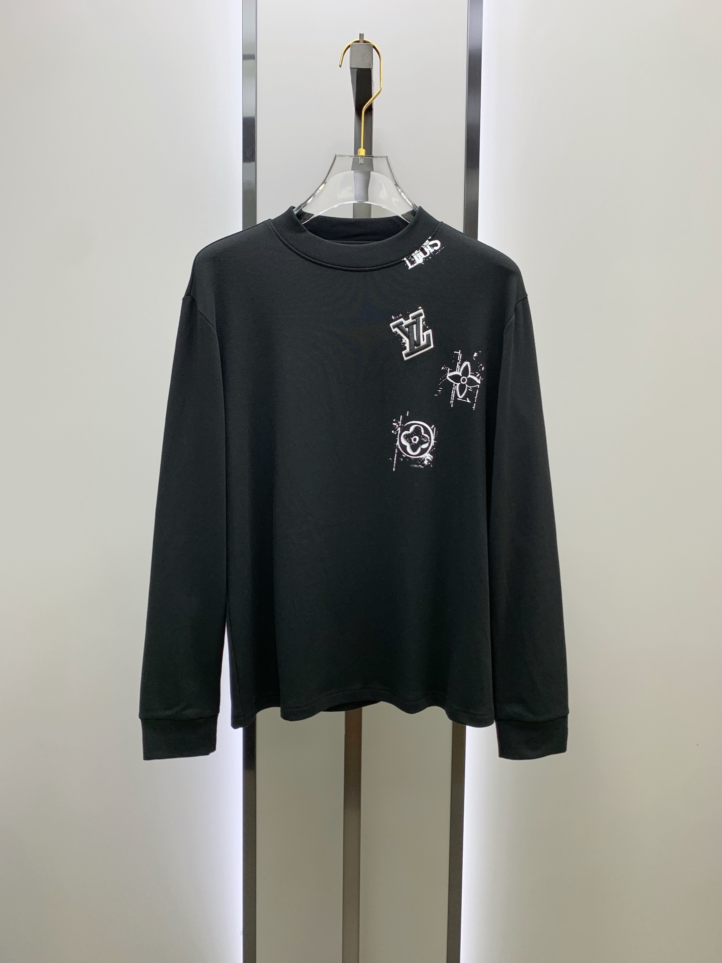 PLV 25ss秋季【新品】新款贸易订单圆领长袖打底长袖T恤网红款！上身舒适透气，不僵硬，整体有着丰富的