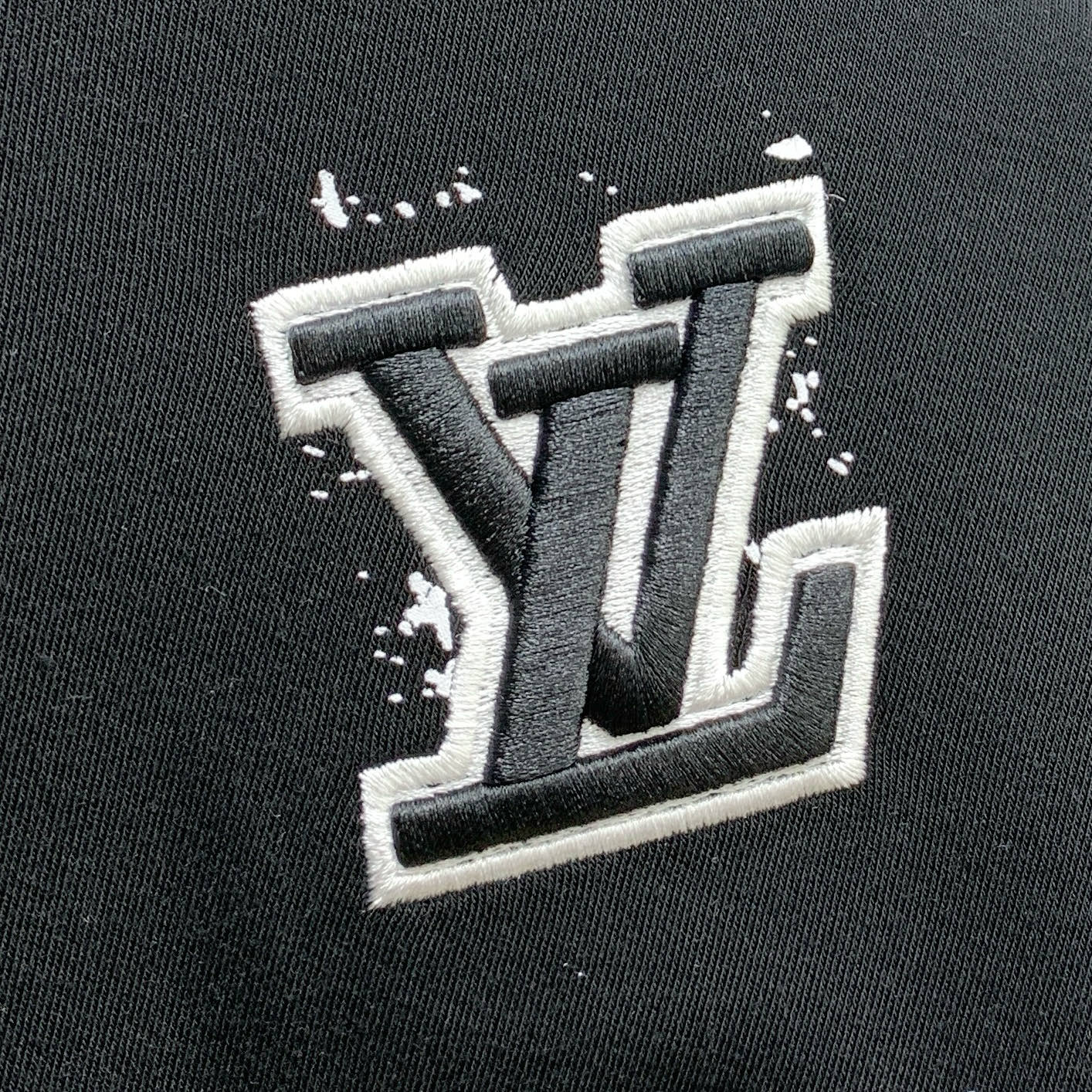 PLV 25ss秋季【新品】新款贸易订单圆领长袖打底长袖T恤网红款！上身舒适透气，不僵硬，整体有着丰富的