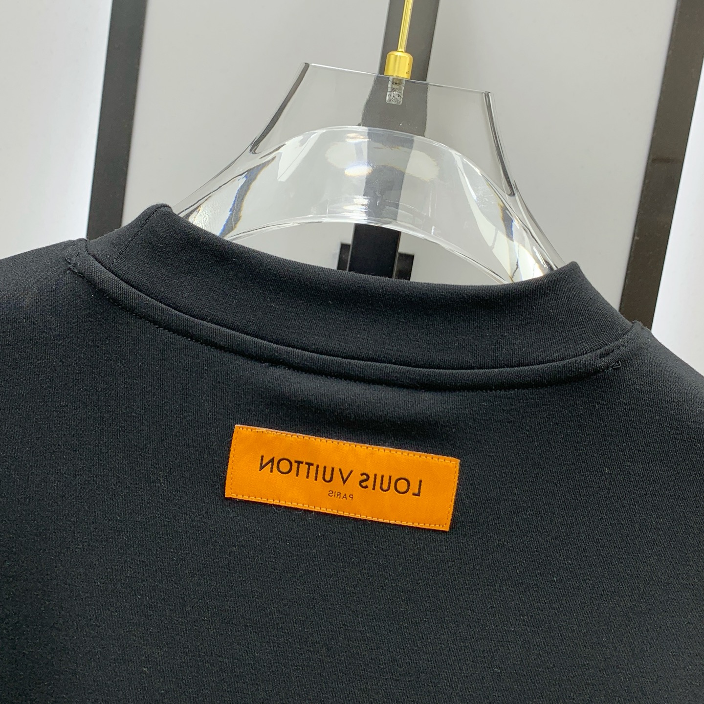 PLV 25ss秋季【新品】新款贸易订单圆领长袖打底长袖T恤网红款！上身舒适透气，不僵硬，整体有着丰富的