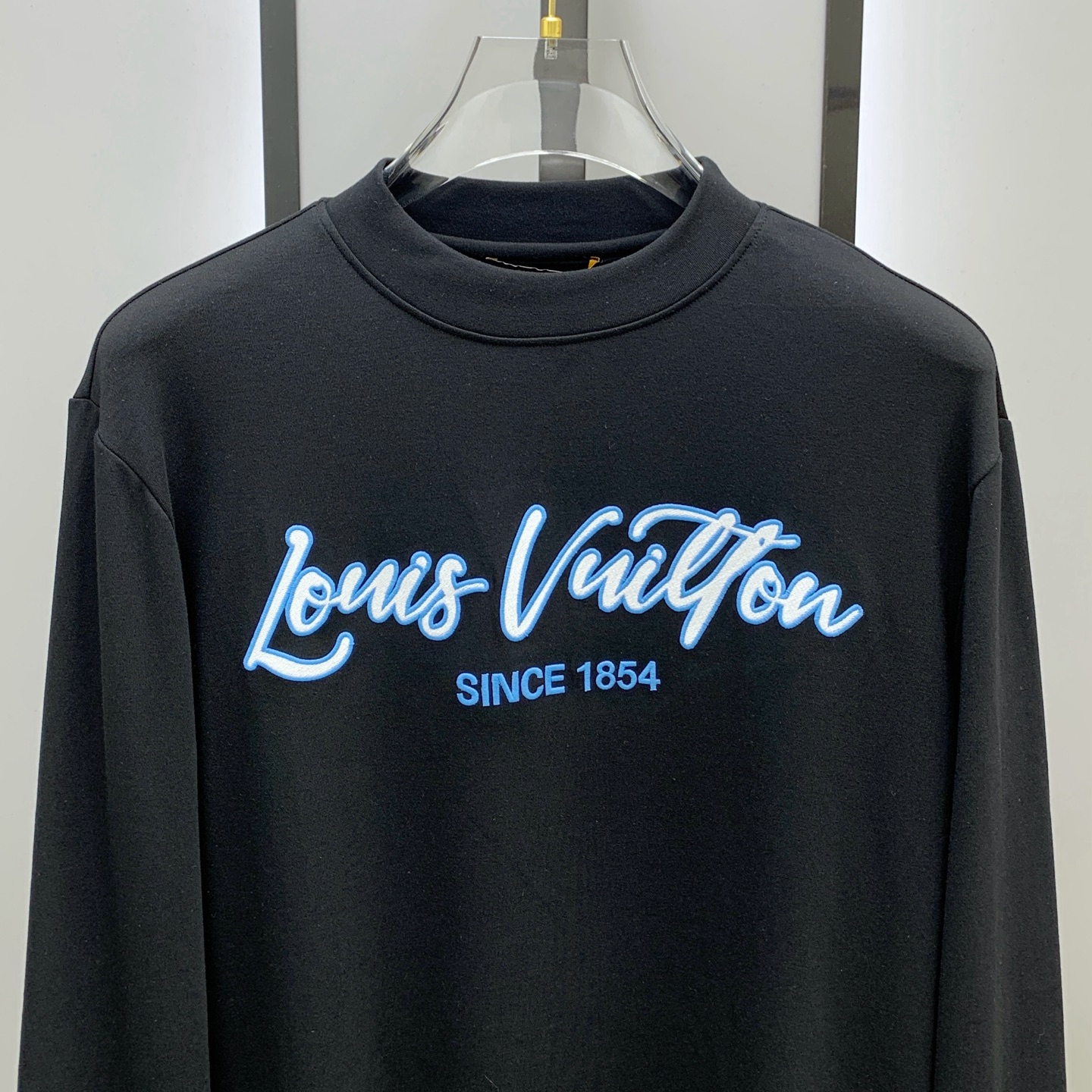 PLV 25ss秋季【新品】新款贸易订单圆领长袖打底长袖T恤网红款！上身舒适透气，不僵硬，整体有着丰富的