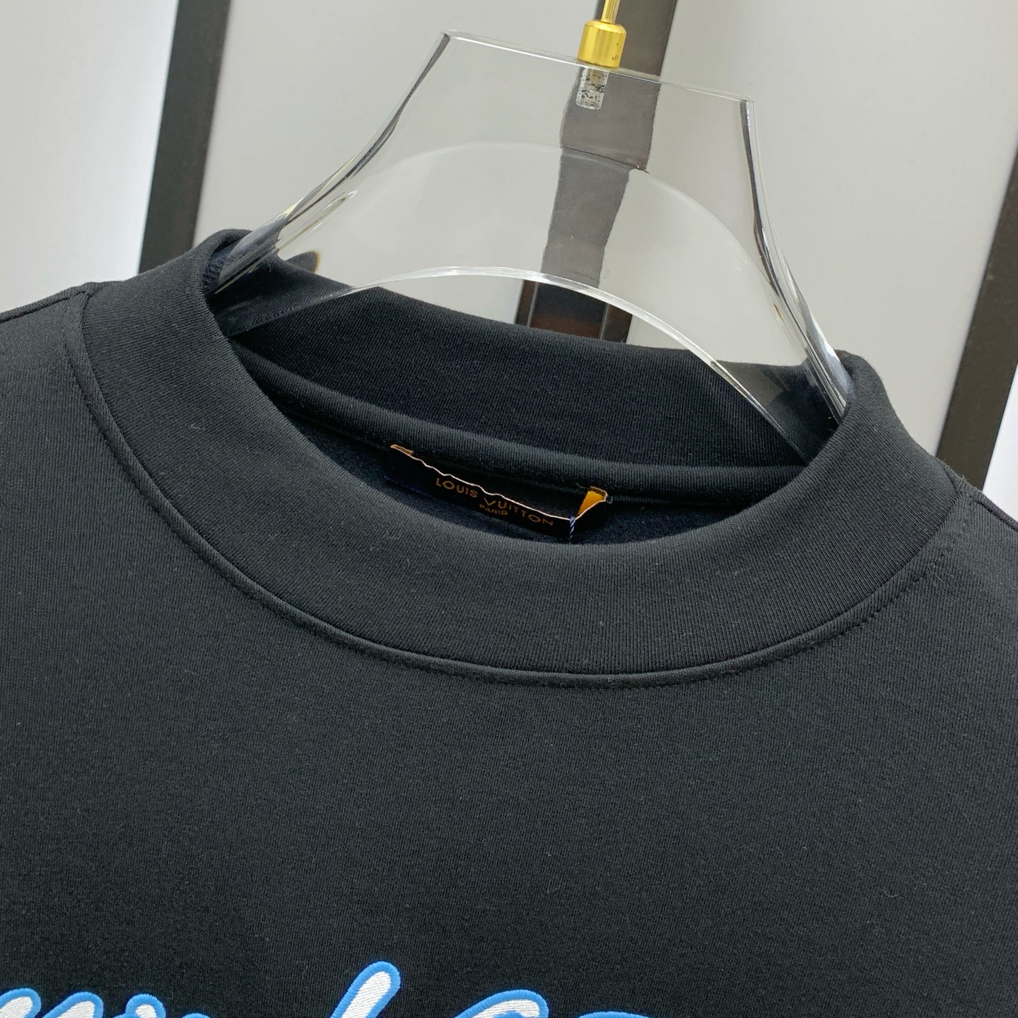 PLV 25ss秋季【新品】新款贸易订单圆领长袖打底长袖T恤网红款！上身舒适透气，不僵硬，整体有着丰富的