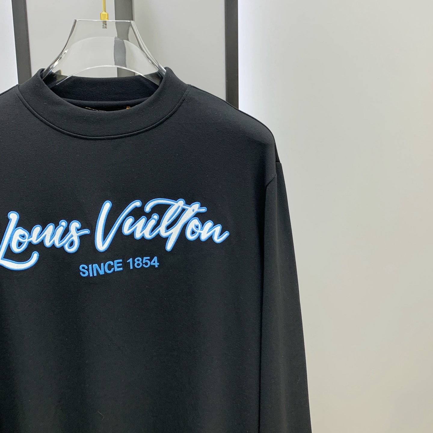 PLV 25ss秋季【新品】新款贸易订单圆领长袖打底长袖T恤网红款！上身舒适透气，不僵硬，整体有着丰富的