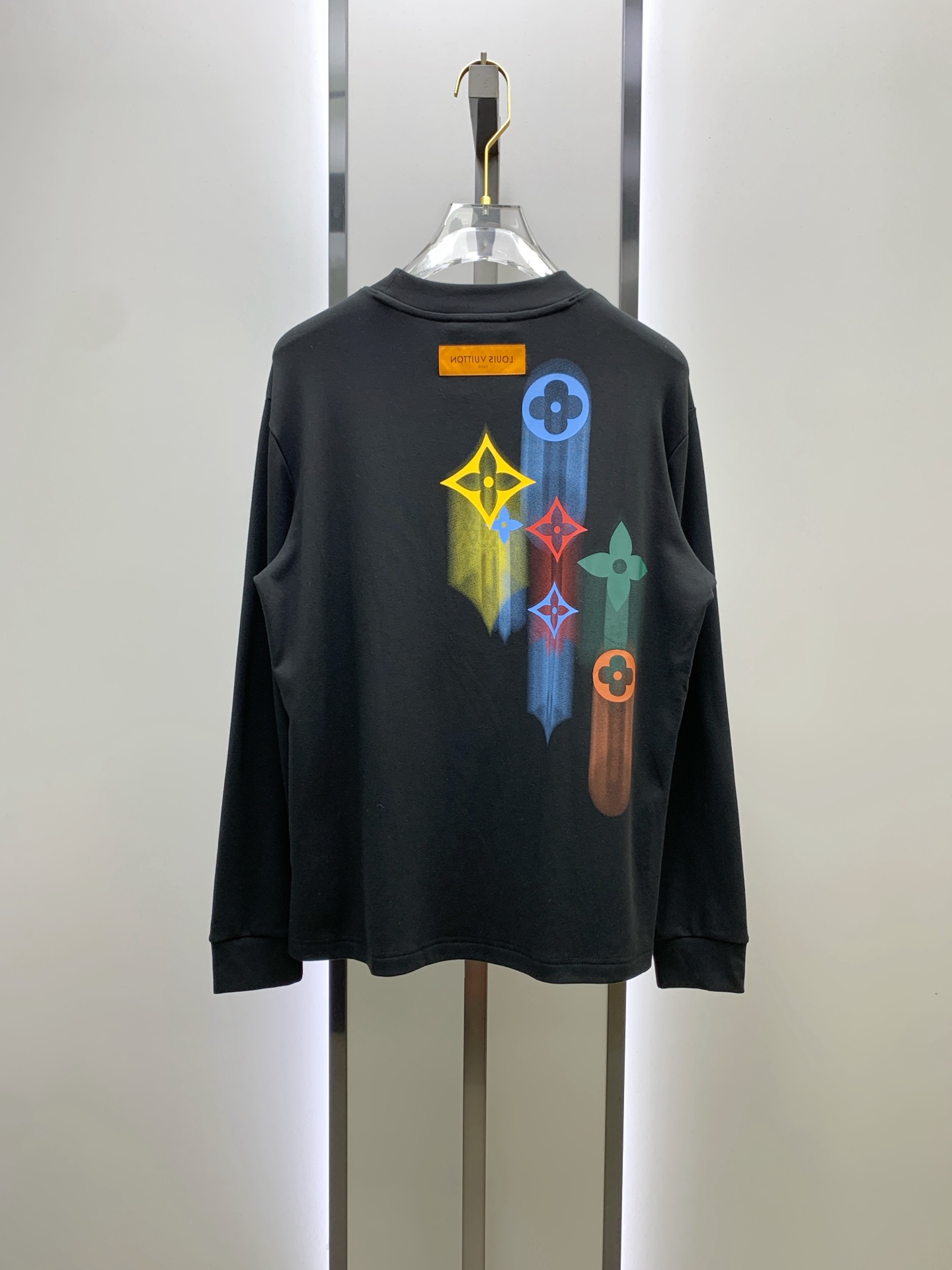 PLV 25ss秋季【新品】新款贸易订单圆领长袖打底长袖T恤网红款！上身舒适透气，不僵硬，整体有着丰富的