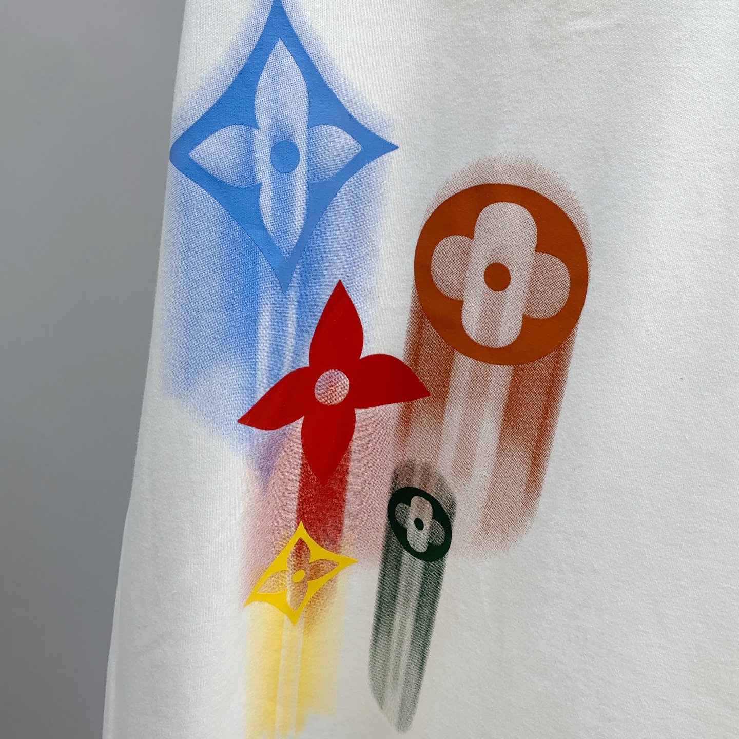 PLV 25ss秋季【新品】新款贸易订单圆领长袖打底长袖T恤网红款！上身舒适透气，不僵硬，整体有着丰富的