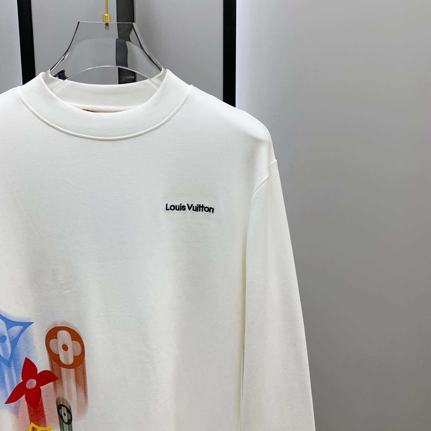 PLV 25ss秋季【新品】新款贸易订单圆领长袖打底长袖T恤网红款！上身舒适透气，不僵硬，整体有着丰富的