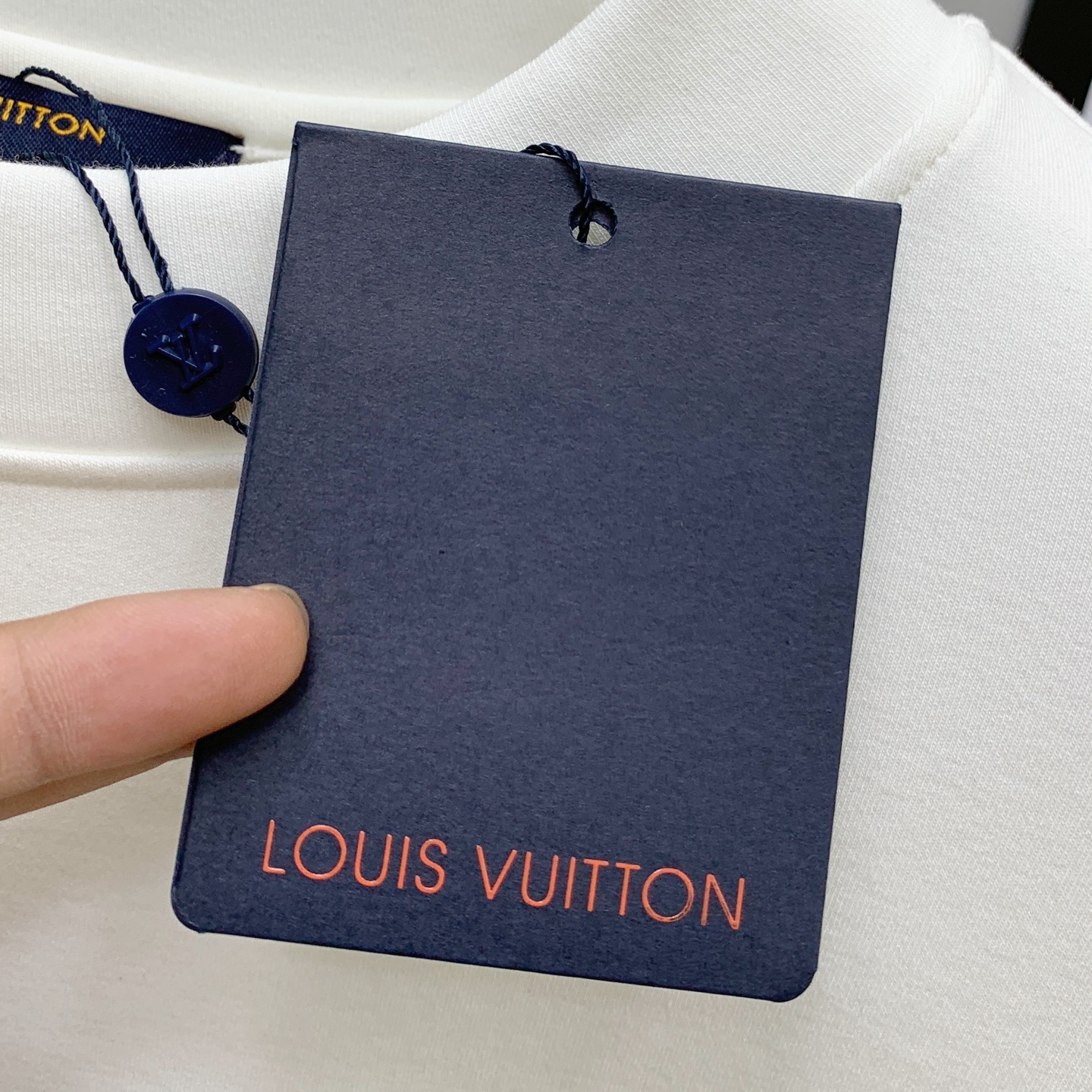 PLV 25ss秋季【新品】新款贸易订单圆领长袖打底长袖T恤网红款！上身舒适透气，不僵硬，整体有着丰富的