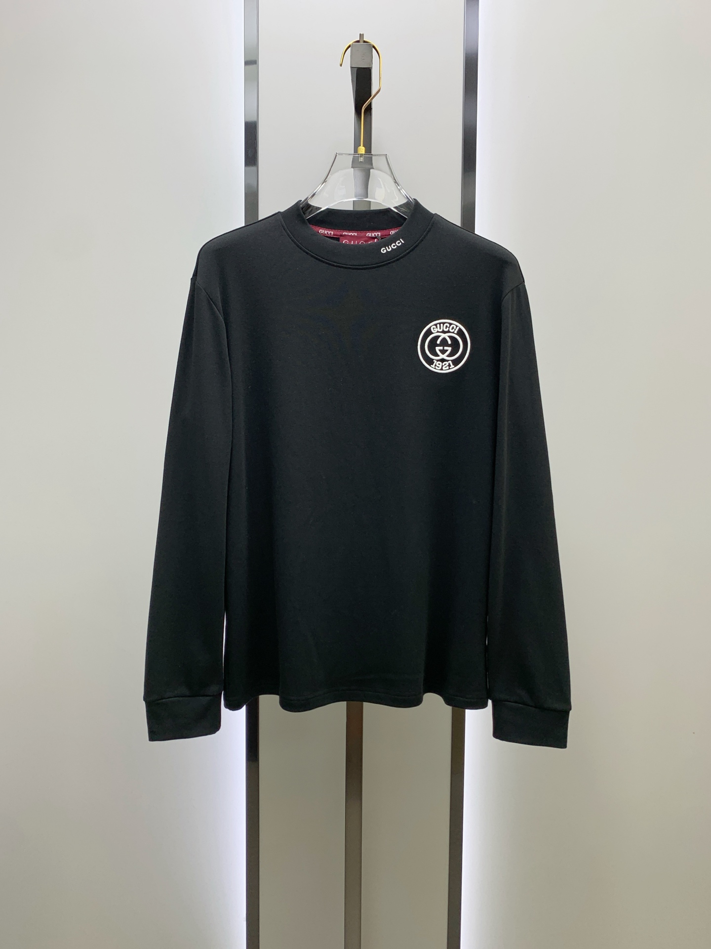 P古驰25ss秋季【新品】新款贸易订单圆领长袖打底长袖T恤网红款！上身舒适透气，不僵硬，整体有着丰富的立