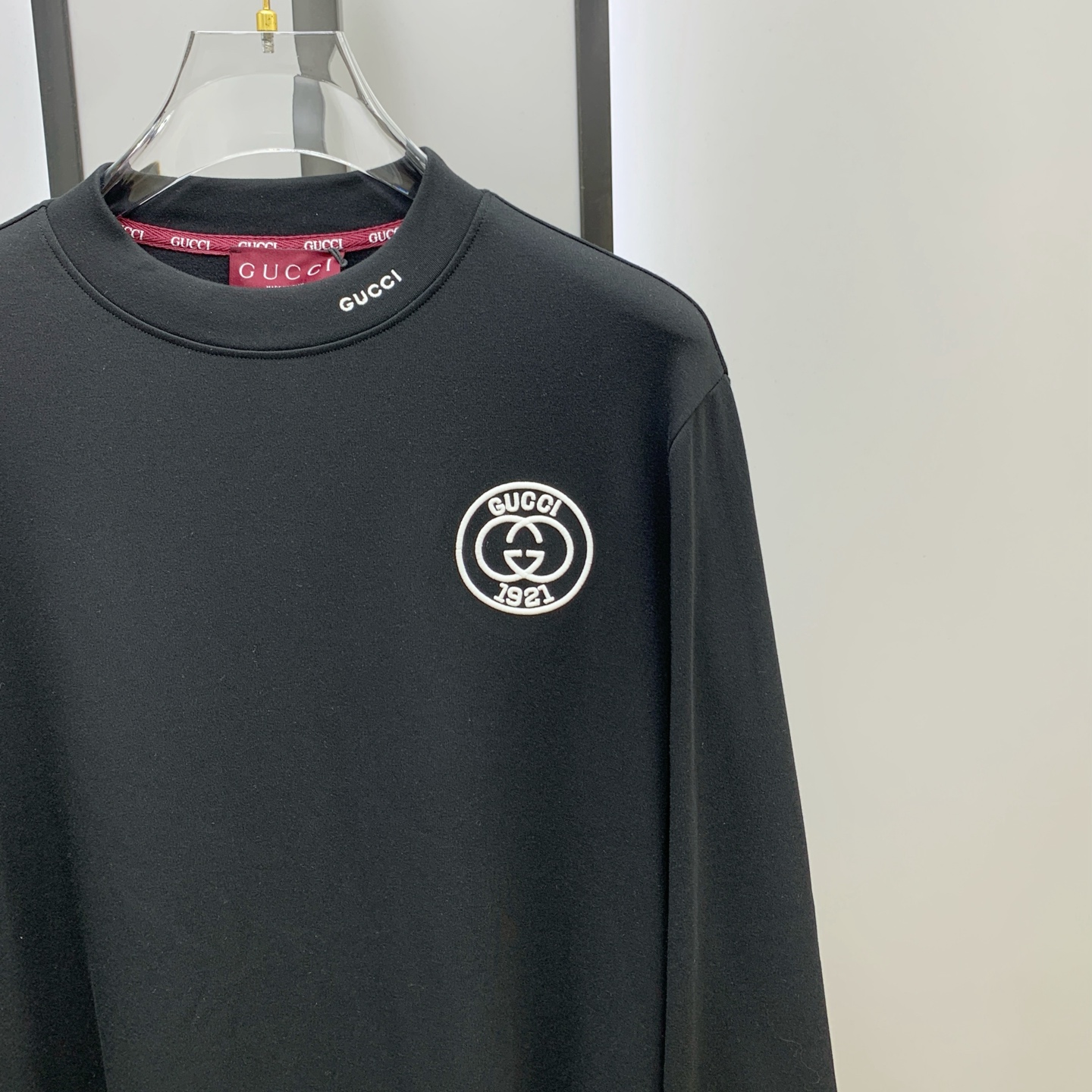 P古驰25ss秋季【新品】新款贸易订单圆领长袖打底长袖T恤网红款！上身舒适透气，不僵硬，整体有着丰富的立