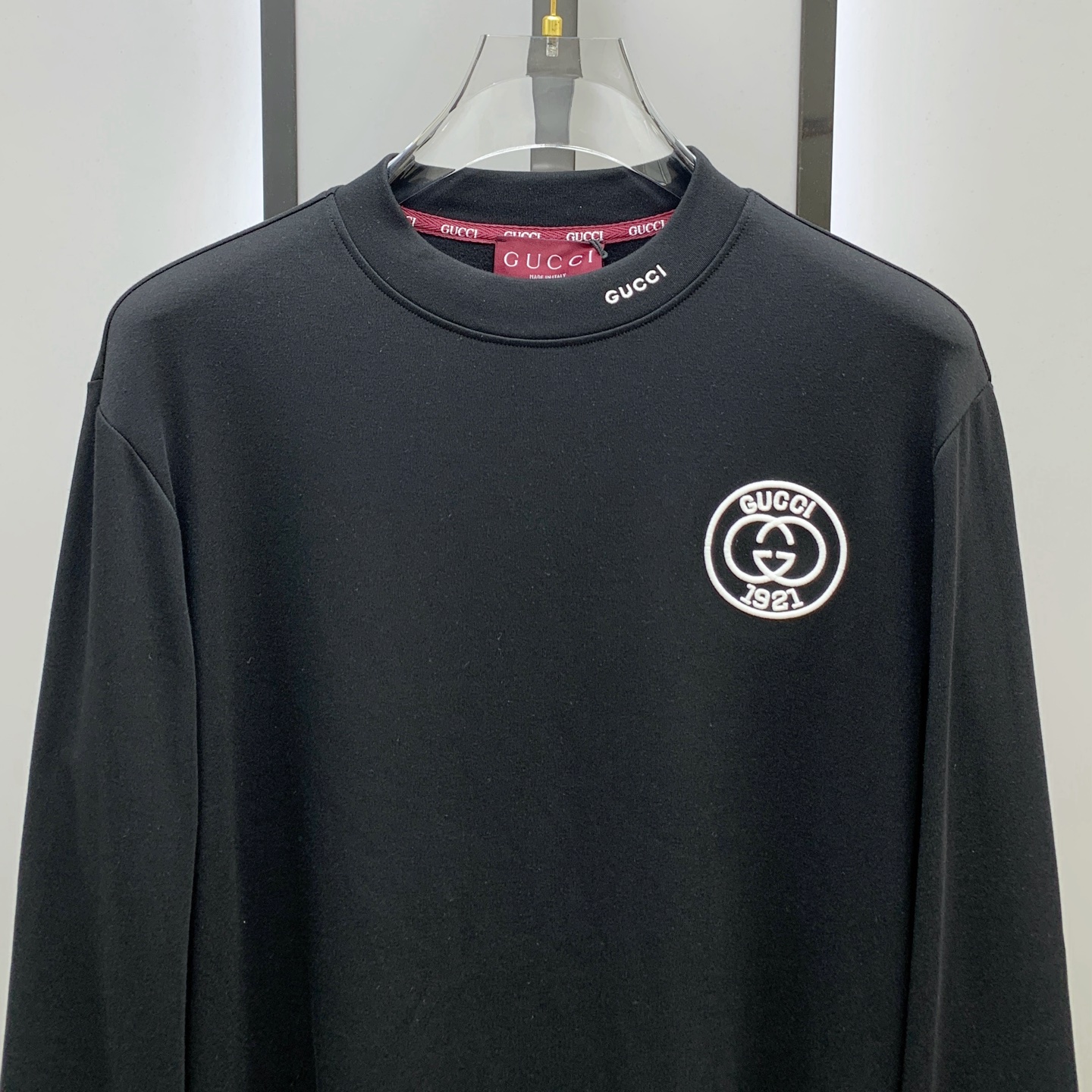 P古驰25ss秋季【新品】新款贸易订单圆领长袖打底长袖T恤网红款！上身舒适透气，不僵硬，整体有着丰富的立