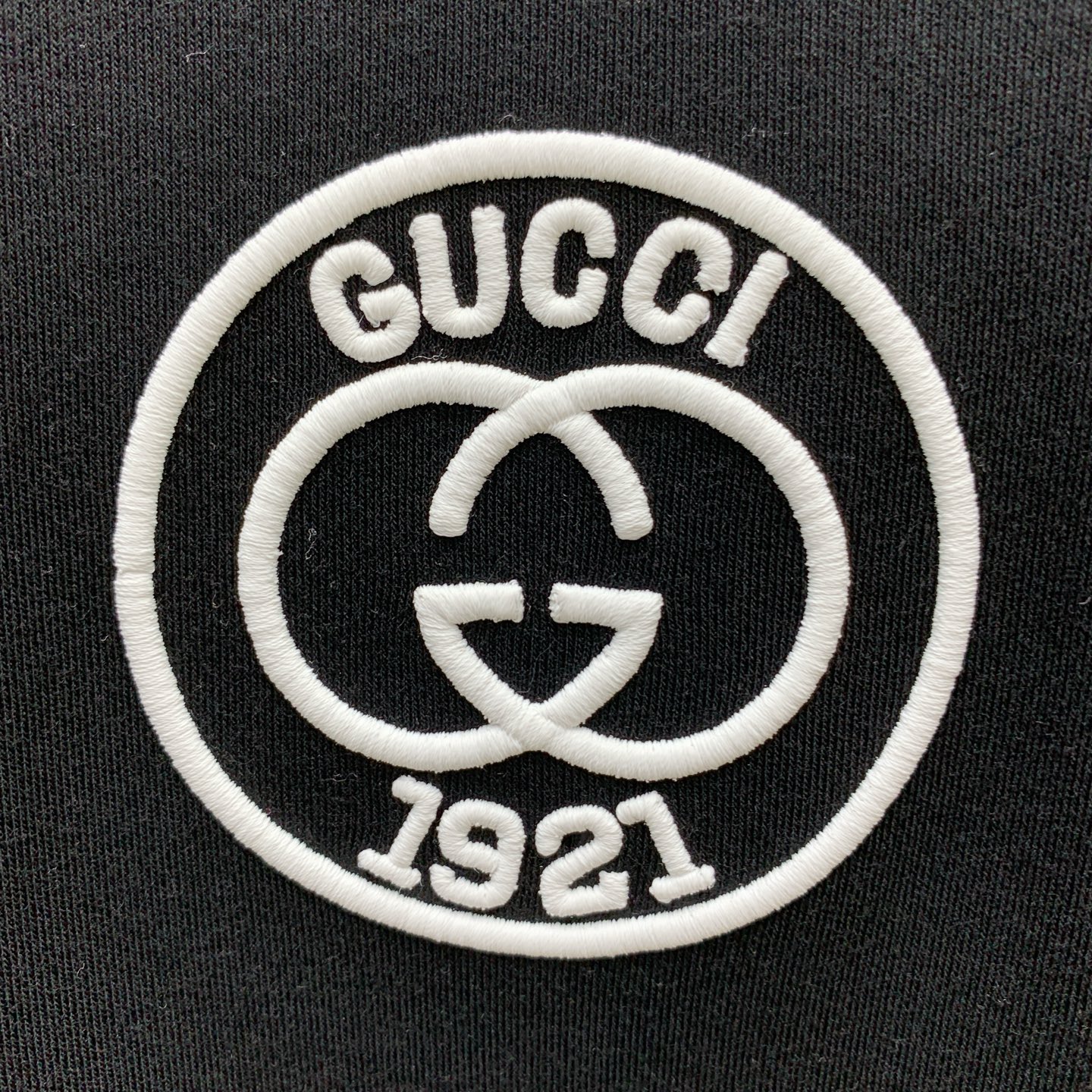 P古驰25ss秋季【新品】新款贸易订单圆领长袖打底长袖T恤网红款！上身舒适透气，不僵硬，整体有着丰富的立