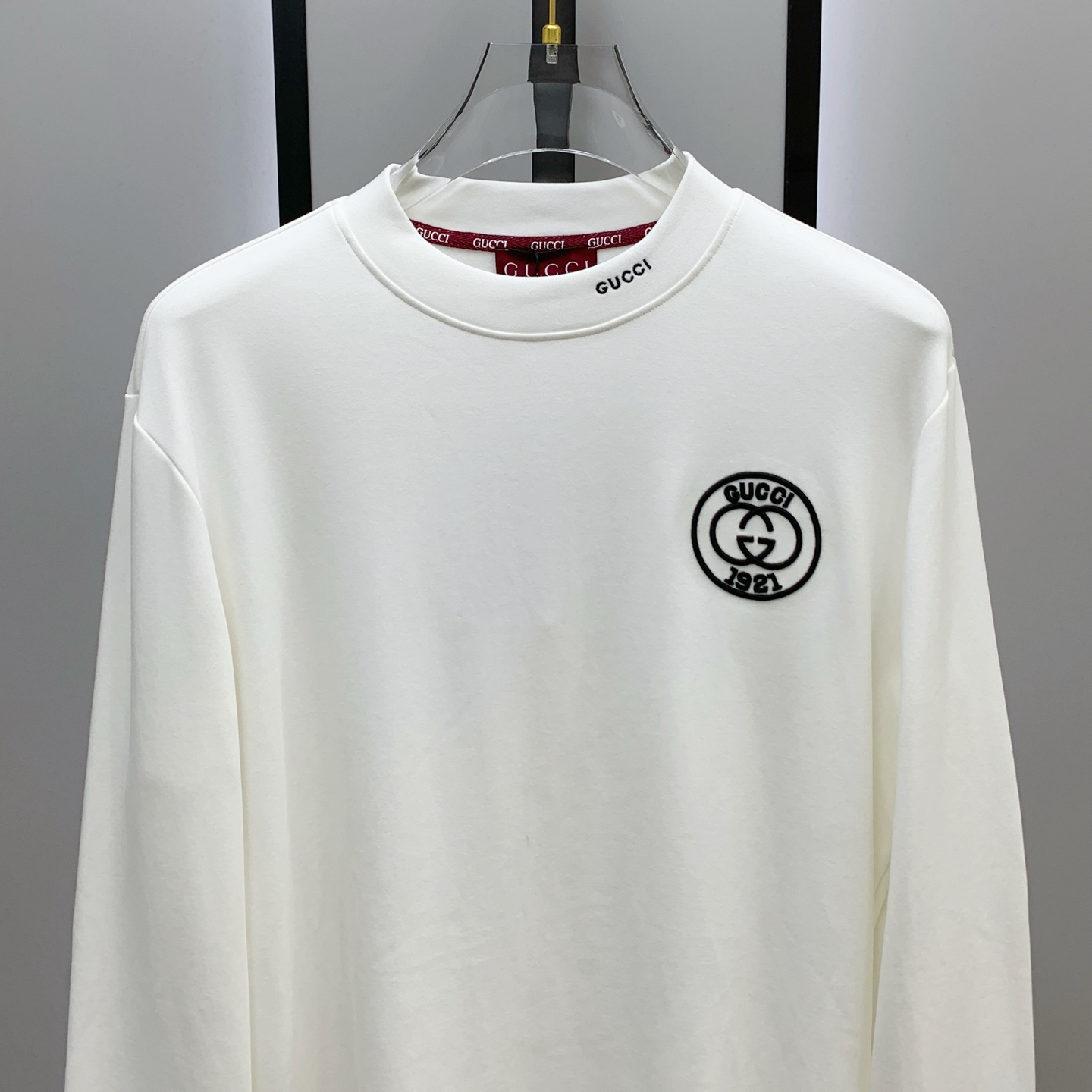 P古驰25ss秋季【新品】新款贸易订单圆领长袖打底长袖T恤网红款！上身舒适透气，不僵硬，整体有着丰富的立