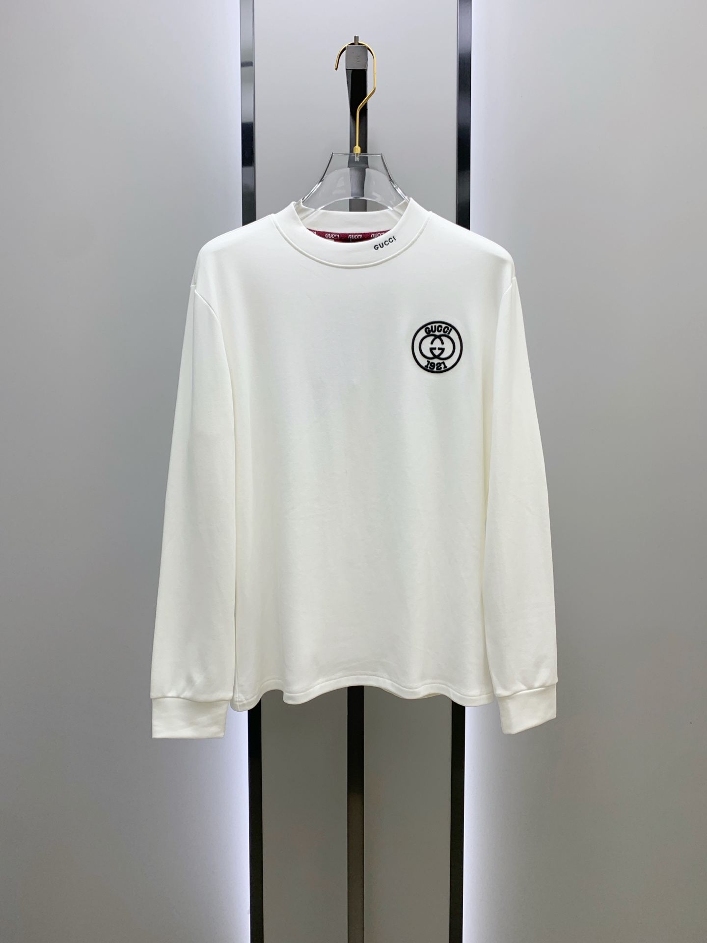 P古驰25ss秋季【新品】新款贸易订单圆领长袖打底长袖T恤网红款！上身舒适透气，不僵硬，整体有着丰富的立