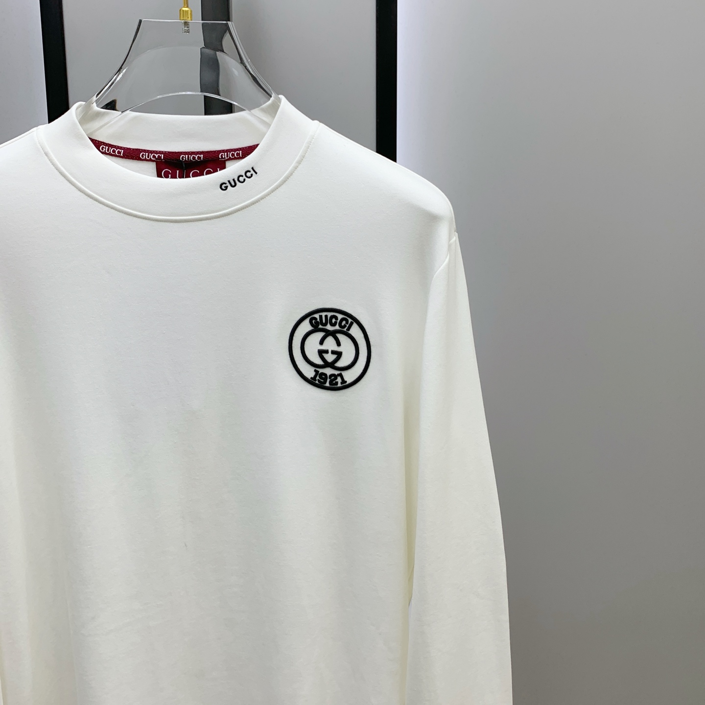 P古驰25ss秋季【新品】新款贸易订单圆领长袖打底长袖T恤网红款！上身舒适透气，不僵硬，整体有着丰富的立