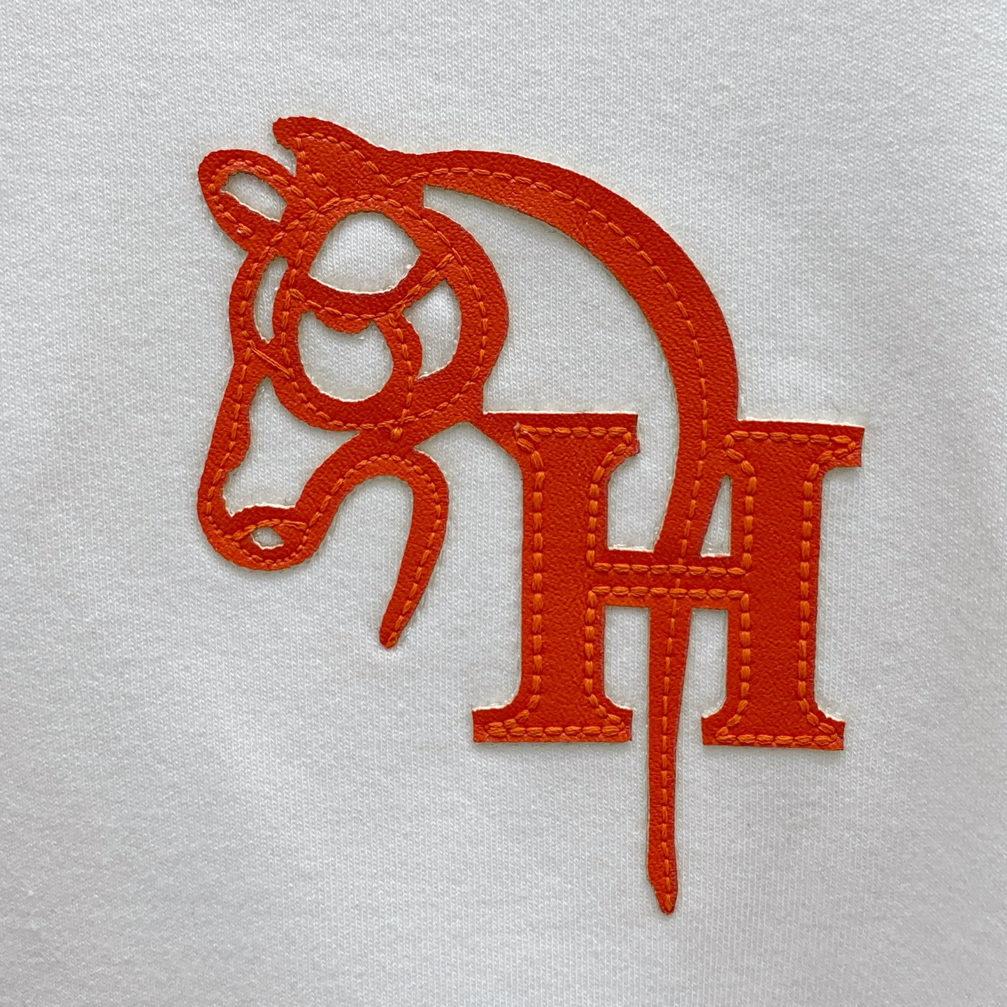 P爱马仕25ss秋季【新品】新款贸易订单圆领长袖打底长袖T恤网红款！上身舒适透气，不僵硬，整体有着丰富的