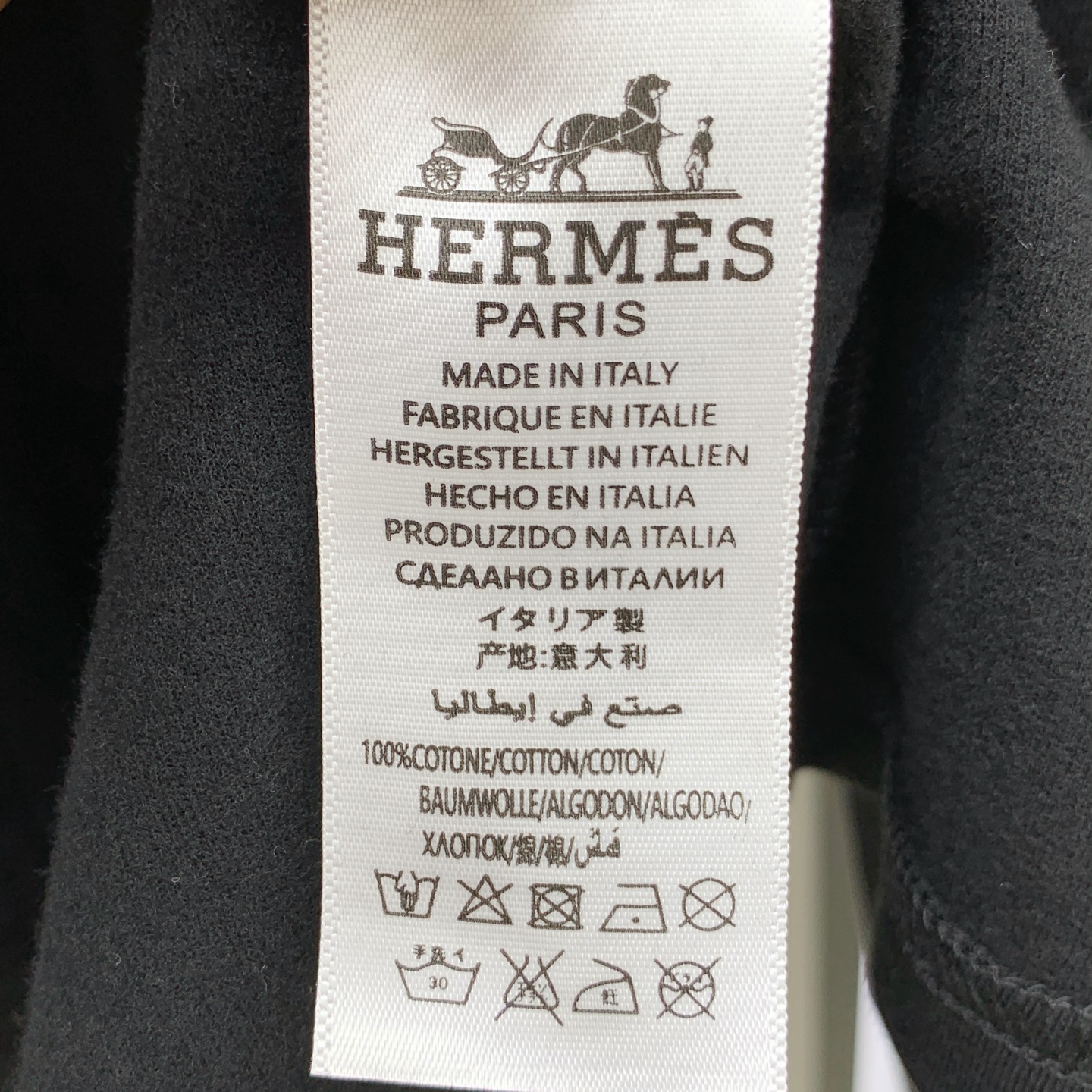 P爱马仕25ss秋季【新品】新款贸易订单圆领长袖打底长袖T恤网红款！上身舒适透气，不僵硬，整体有着丰富的