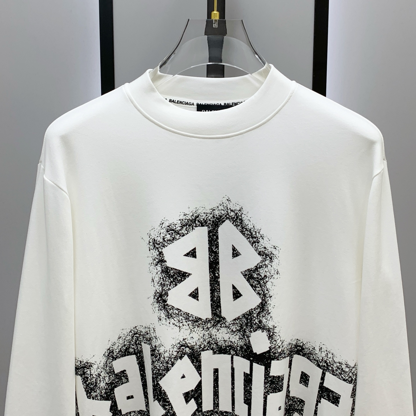 P巴黎世家25ss秋季【新品】新款贸易订单圆领长袖打底长袖T恤网红款！上身舒适透气，不僵硬，整体有着丰富