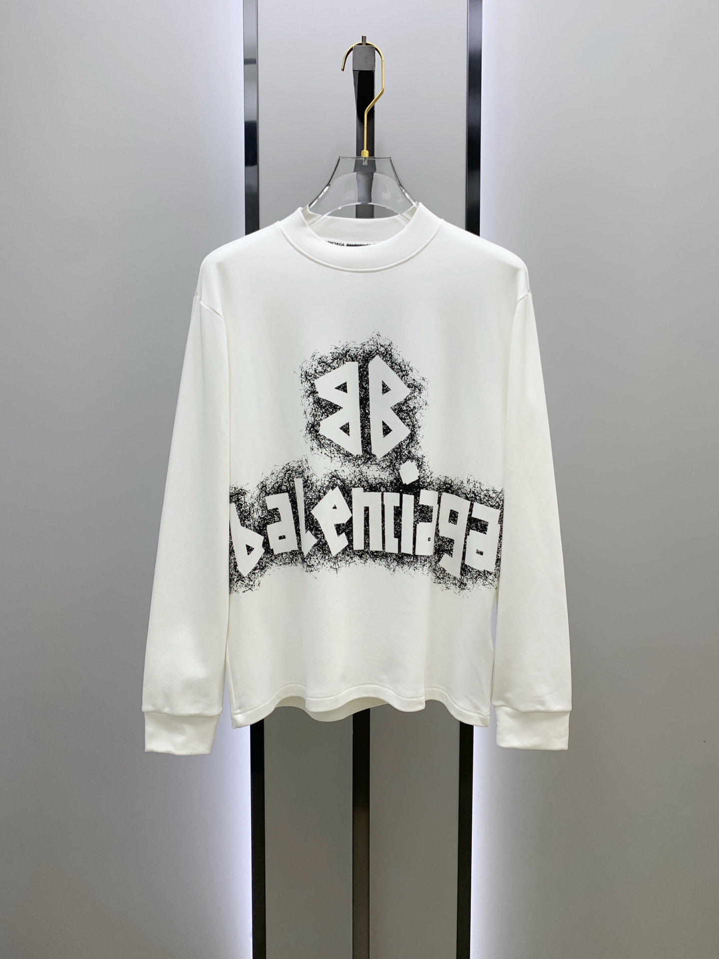 P巴黎世家25ss秋季【新品】新款贸易订单圆领长袖打底长袖T恤网红款！上身舒适透气，不僵硬，整体有着丰富