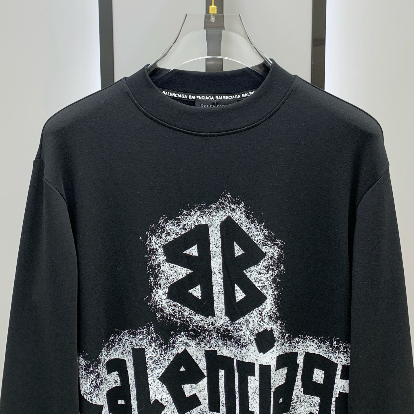 P巴黎世家25ss秋季【新品】新款贸易订单圆领长袖打底长袖T恤网红款！上身舒适透气，不僵硬，整体有着丰富