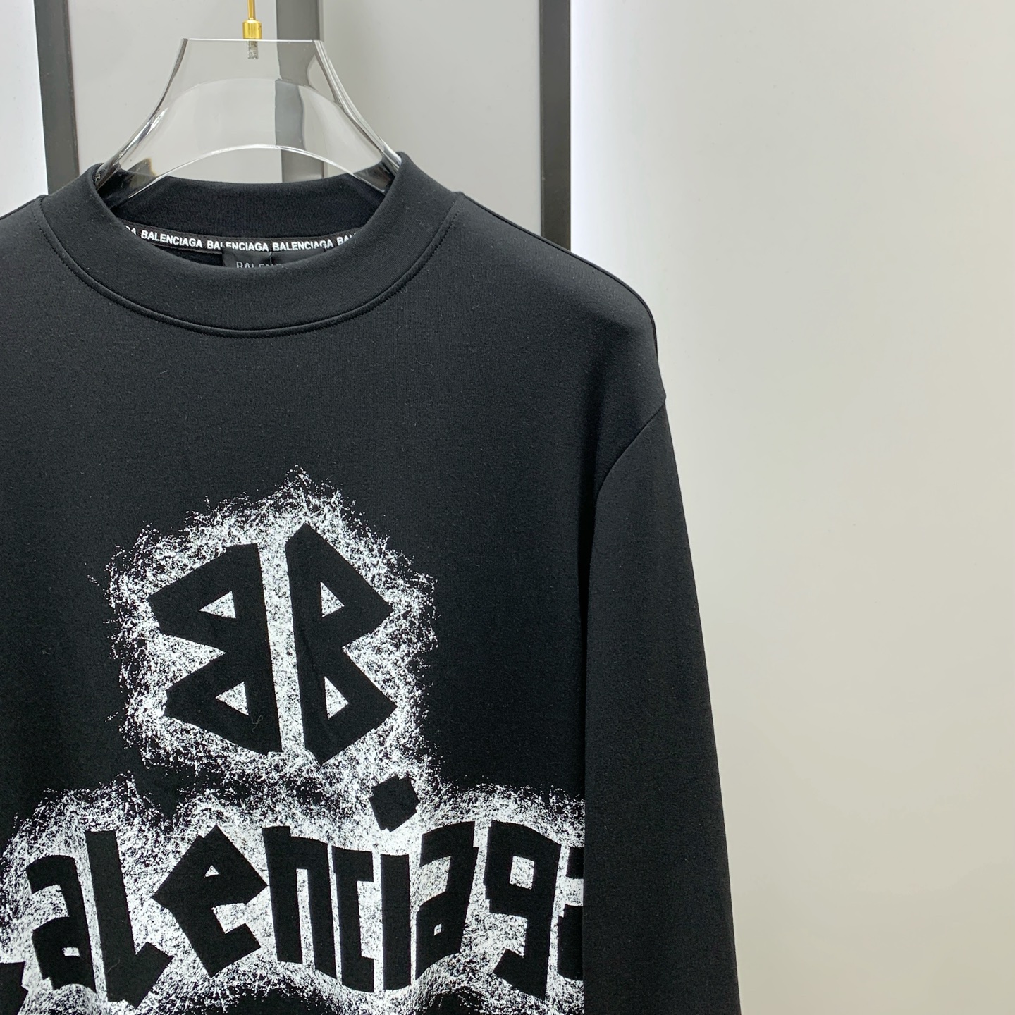 P巴黎世家25ss秋季【新品】新款贸易订单圆领长袖打底长袖T恤网红款！上身舒适透气，不僵硬，整体有着丰富