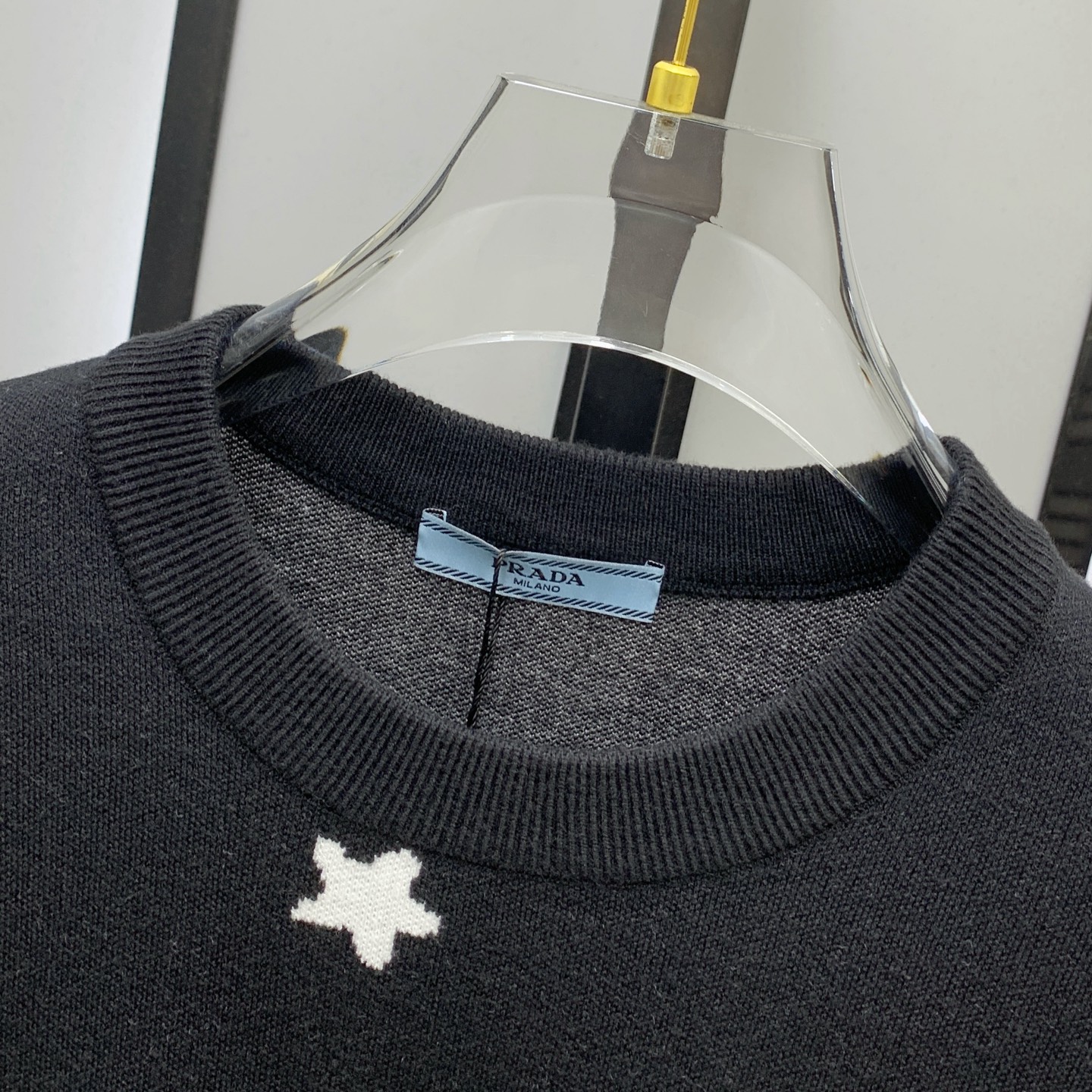P普拉达25ss秋冬【新品】毛衣专供狠货，进口原版科技羊毛精纺！精细针织一体，色彩混织纯手工技艺呈现 档
