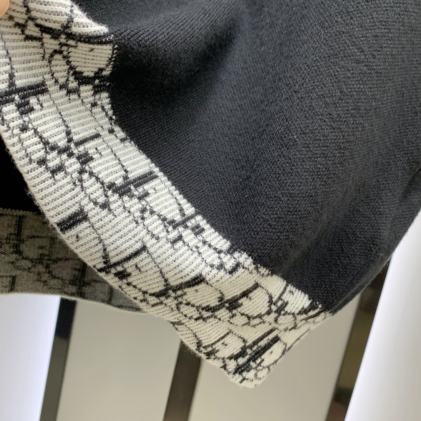 P迪奥25ss秋冬【新品】毛衣专供狠货，进口原版科技羊毛精纺！精细针织一体，色彩混织纯手工技艺呈现 档次