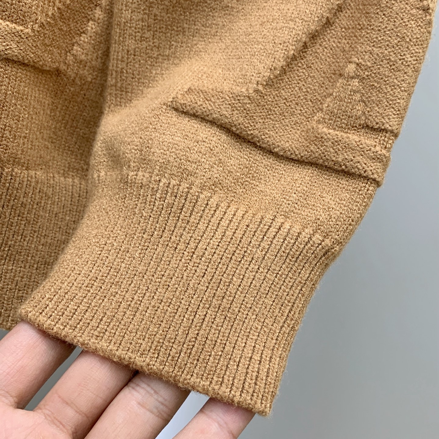 PLV 25ss秋冬【新品】毛衣专供狠货，进口原版科技羊毛精纺！精细针织一体，色彩混织纯手工技艺呈现 档
