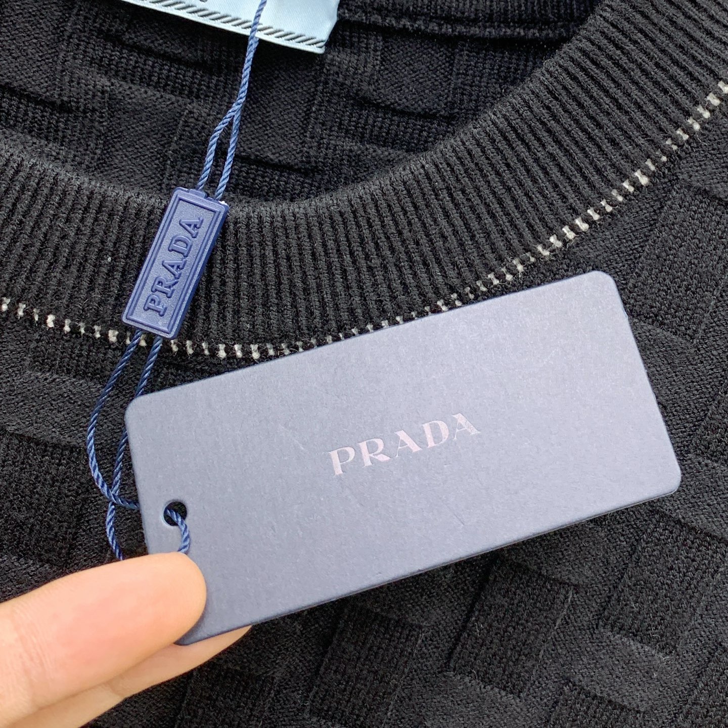 P普拉达25ss秋冬【新品】毛衣专供狠货，进口原版科技羊毛精纺！精细针织一体，色彩混织纯手工技艺呈现 档