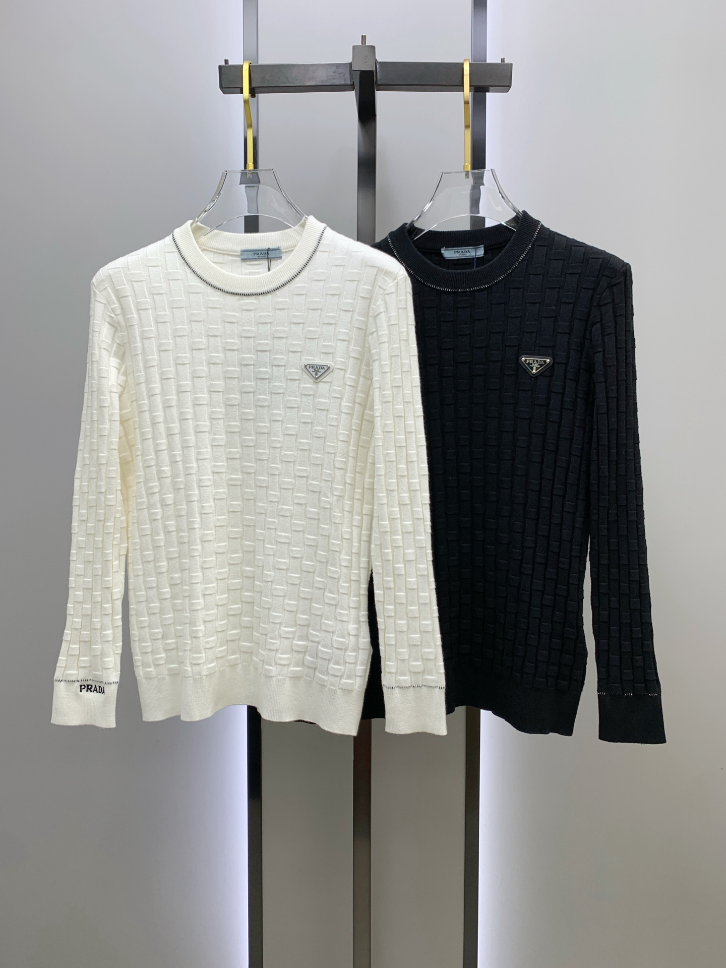 P普拉达25ss秋冬【新品】毛衣专供狠货，进口原版科技羊毛精纺！精细针织一体，色彩混织纯手工技艺呈现 档