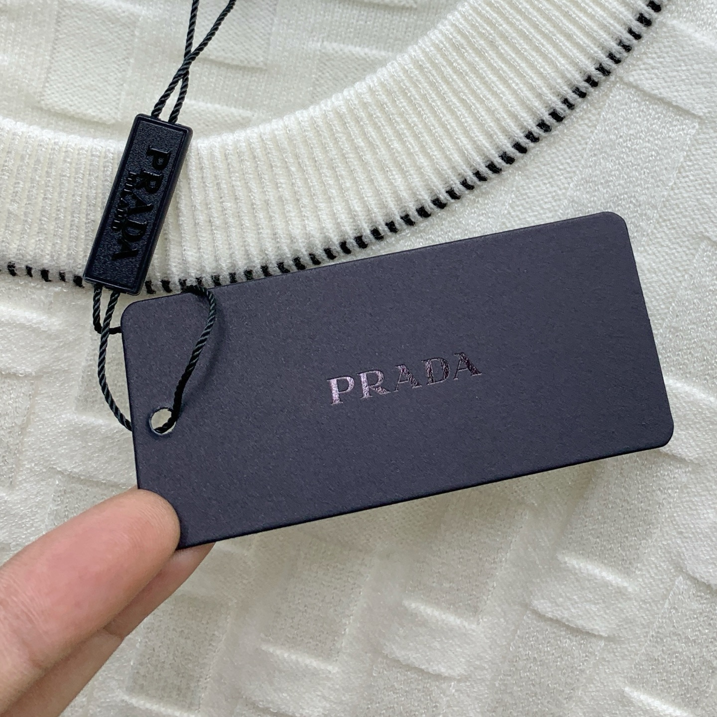 P普拉达25ss秋冬【新品】毛衣专供狠货，进口原版科技羊毛精纺！精细针织一体，色彩混织纯手工技艺呈现 档