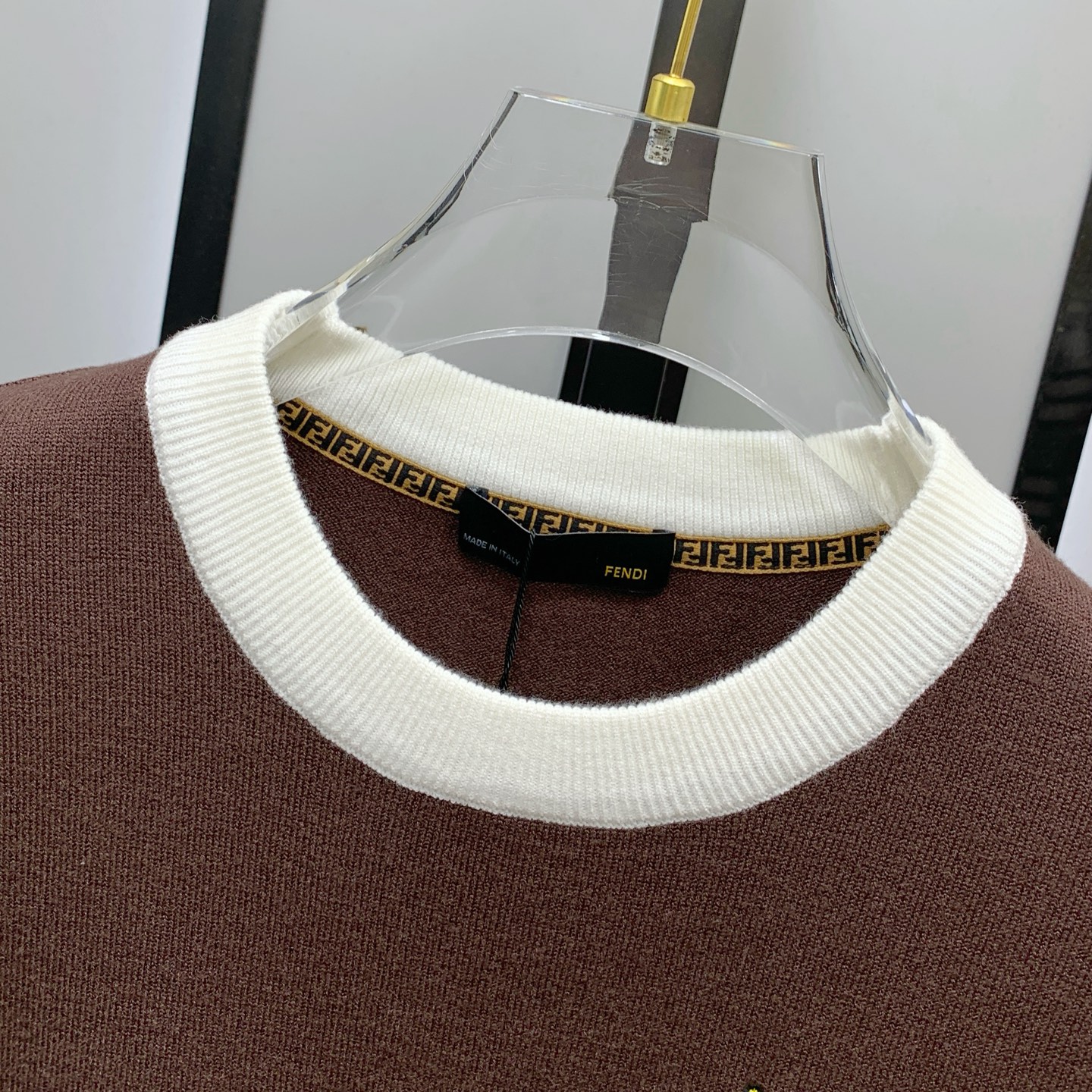 P芬迪25ss秋冬【新品】毛衣专供狠货，进口原版科技羊毛精纺！精细针织一体，色彩混织纯手工技艺呈现 档次